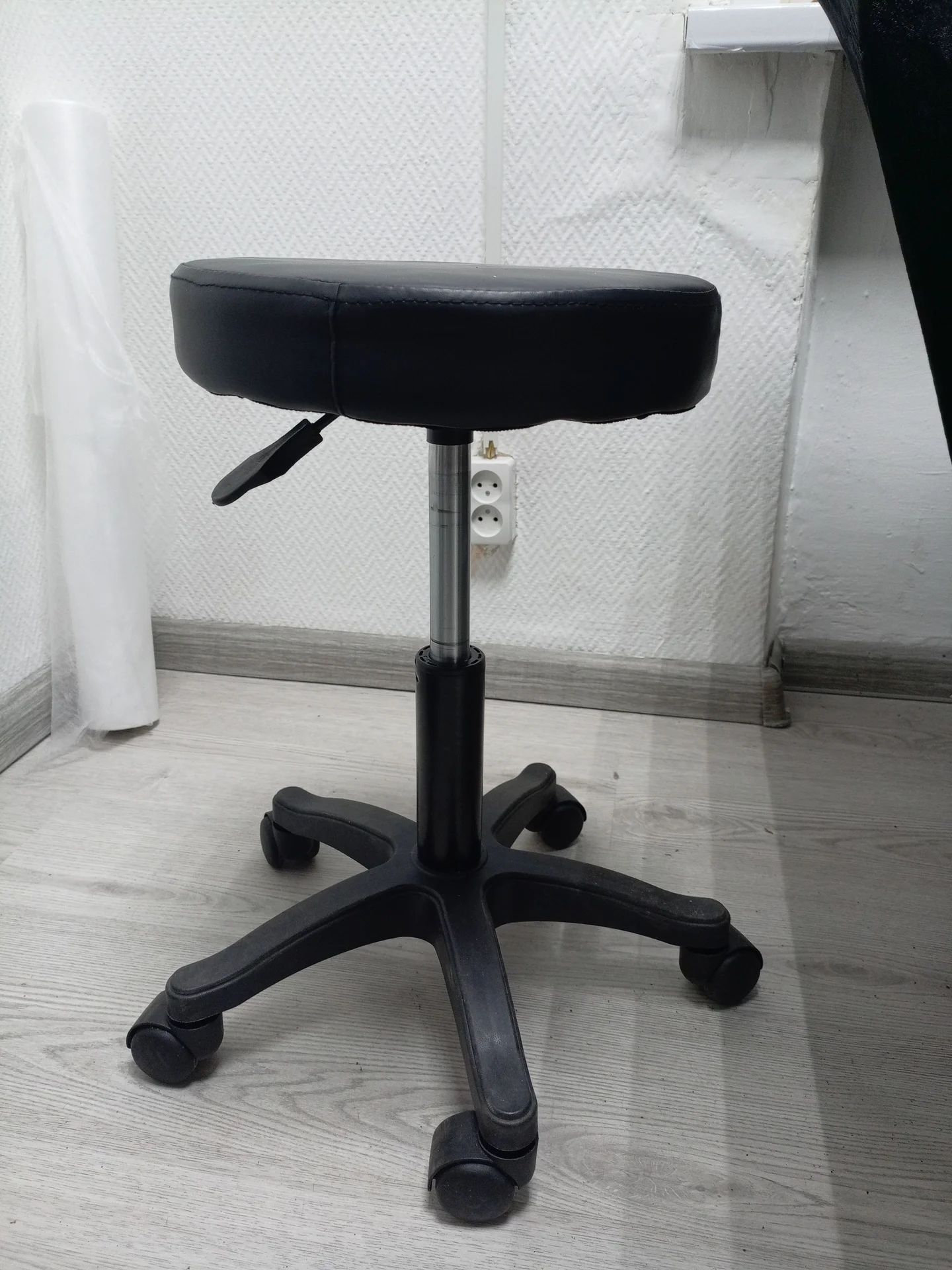 Кушетка, стулья, зеркало, стеллаж - миниатюра 5