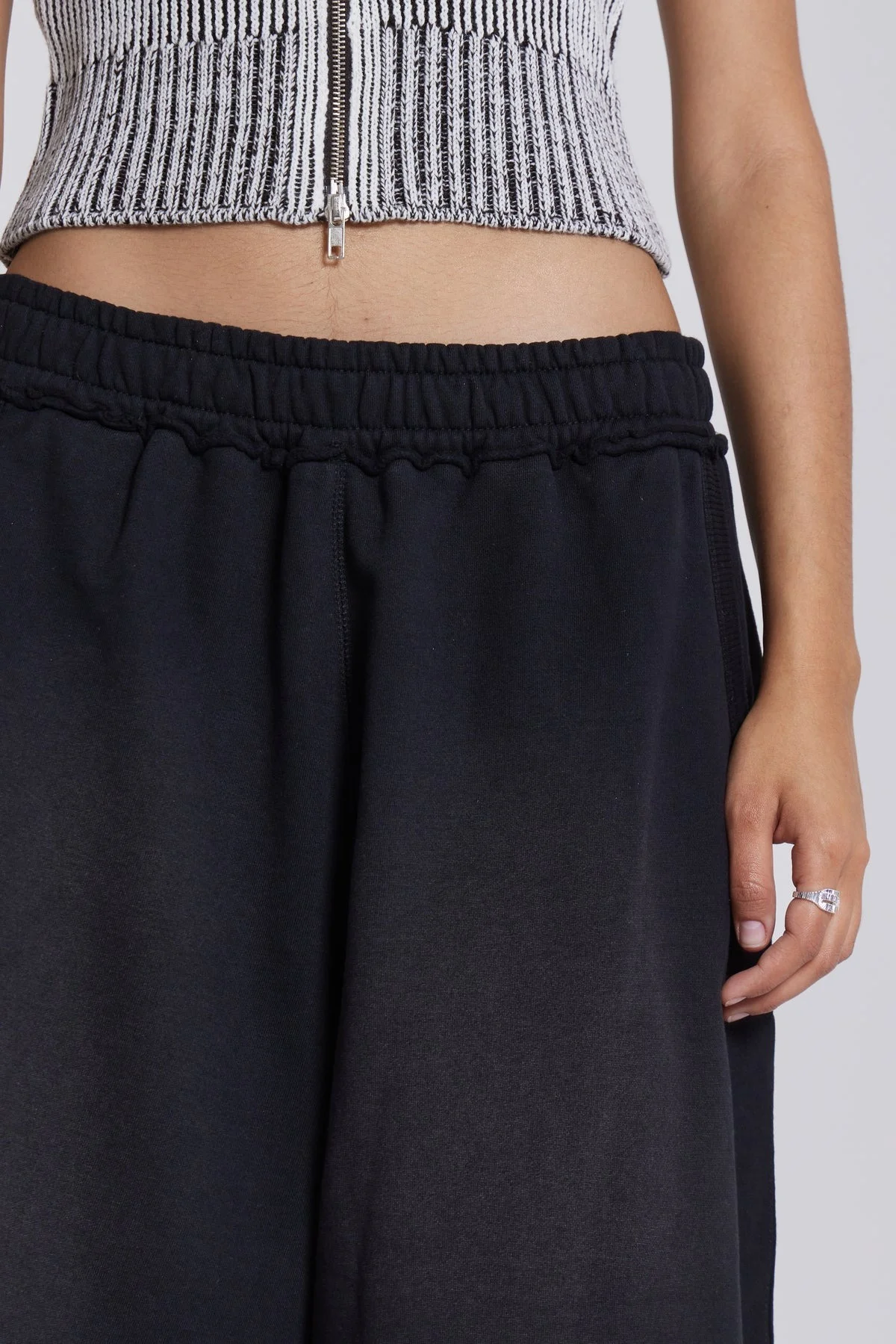 Шорты Jaded London Black Baggy Monster Joggers - миниатюра 2