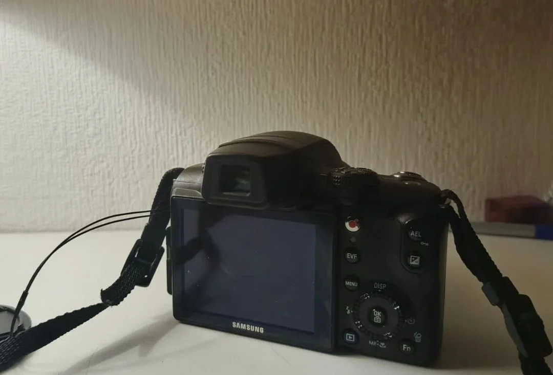 Фотоаппарат Samsung WB5500 - миниатюра 2