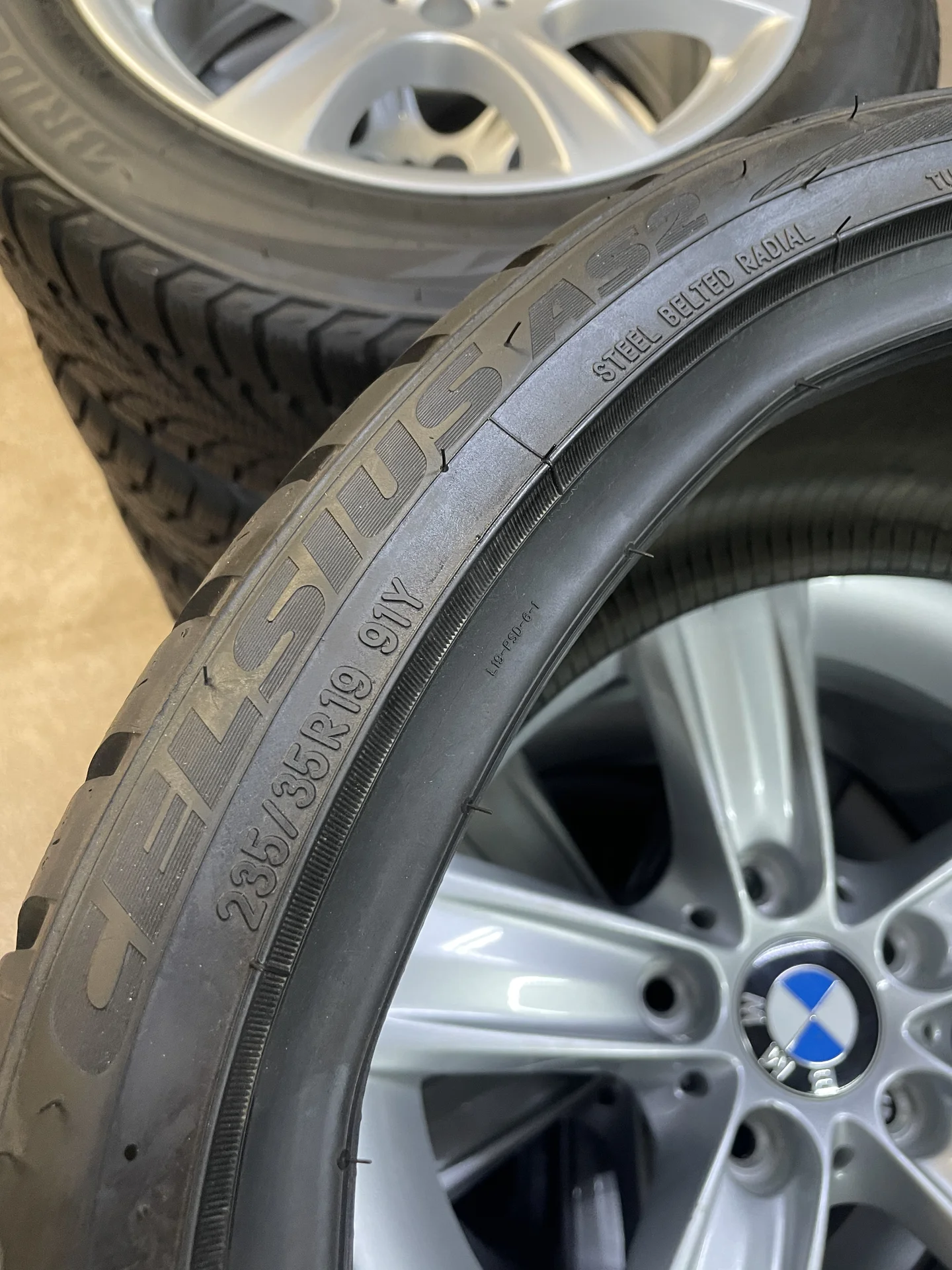 Шины новые Летние 235 35 r19 Toyo Япония - миниатюра 5