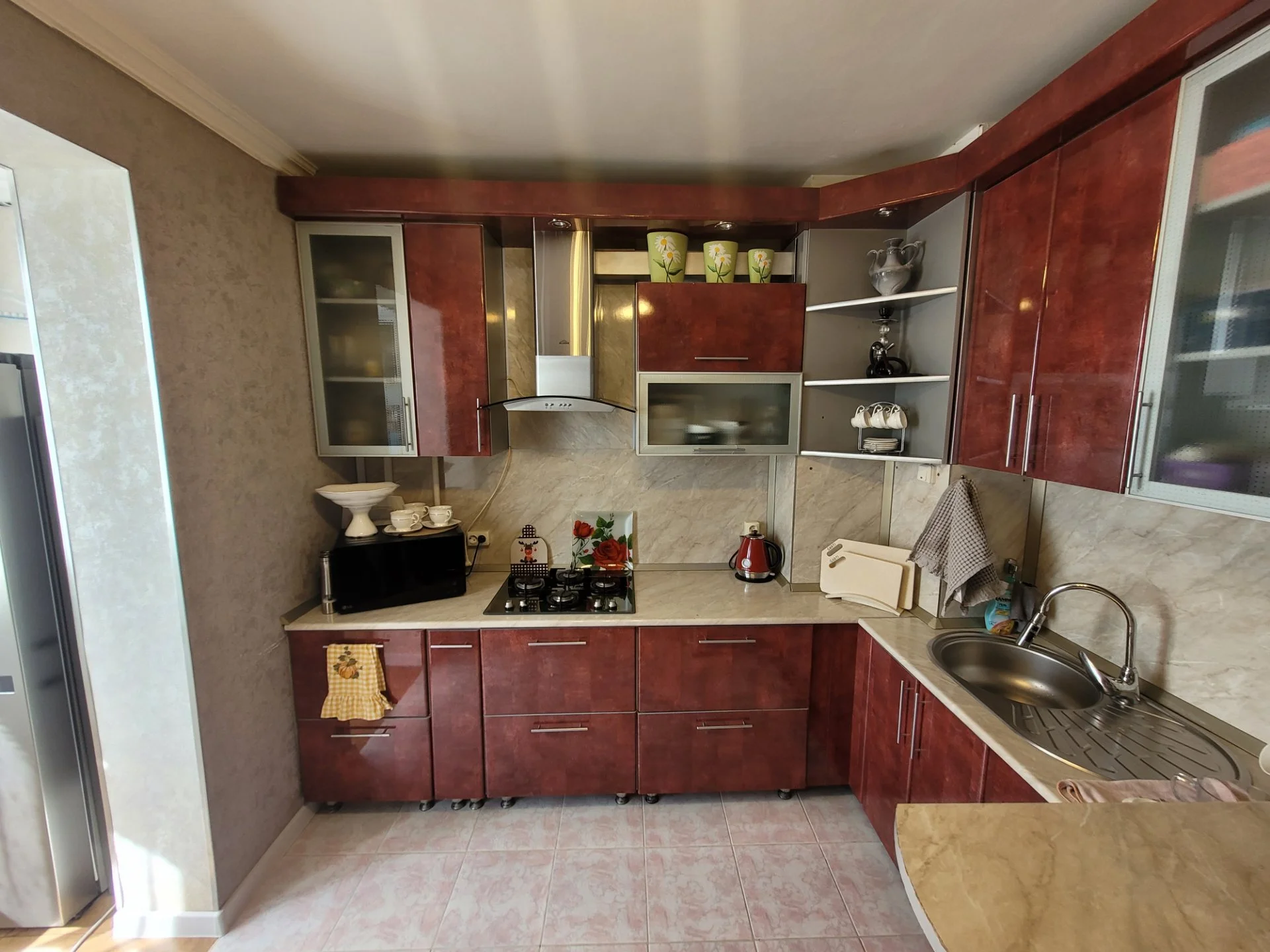 Продается уютная трехкомнатная квартира 86 м² в центре Анапы. - миниатюра 21