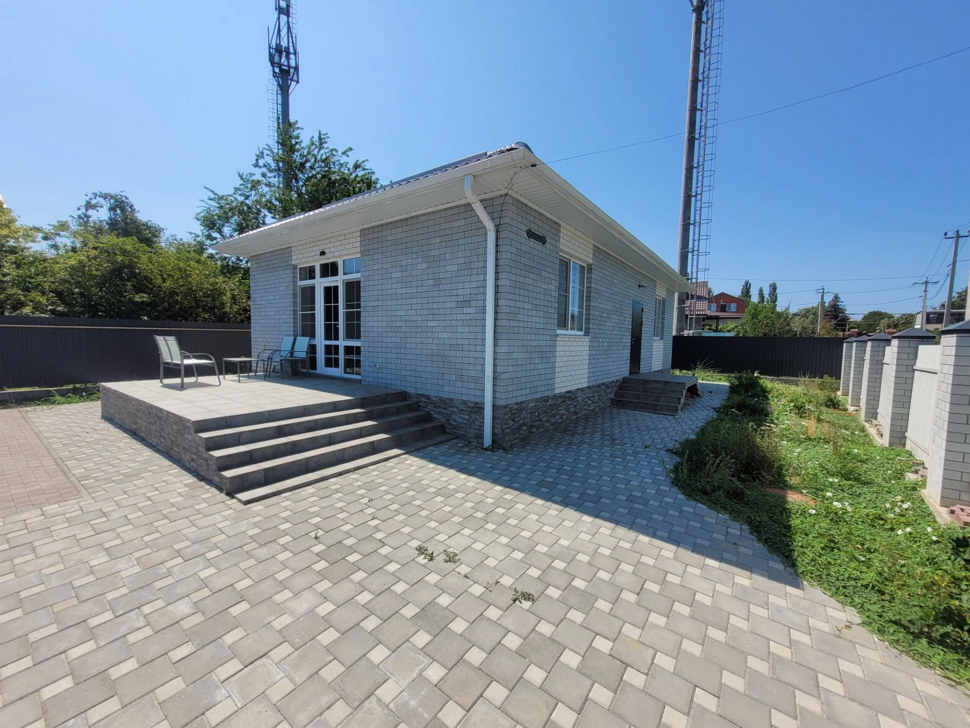 Предлагается к продаже уютный дом площадью 90 квадратных метров, бассейн!!! - миниатюра 6