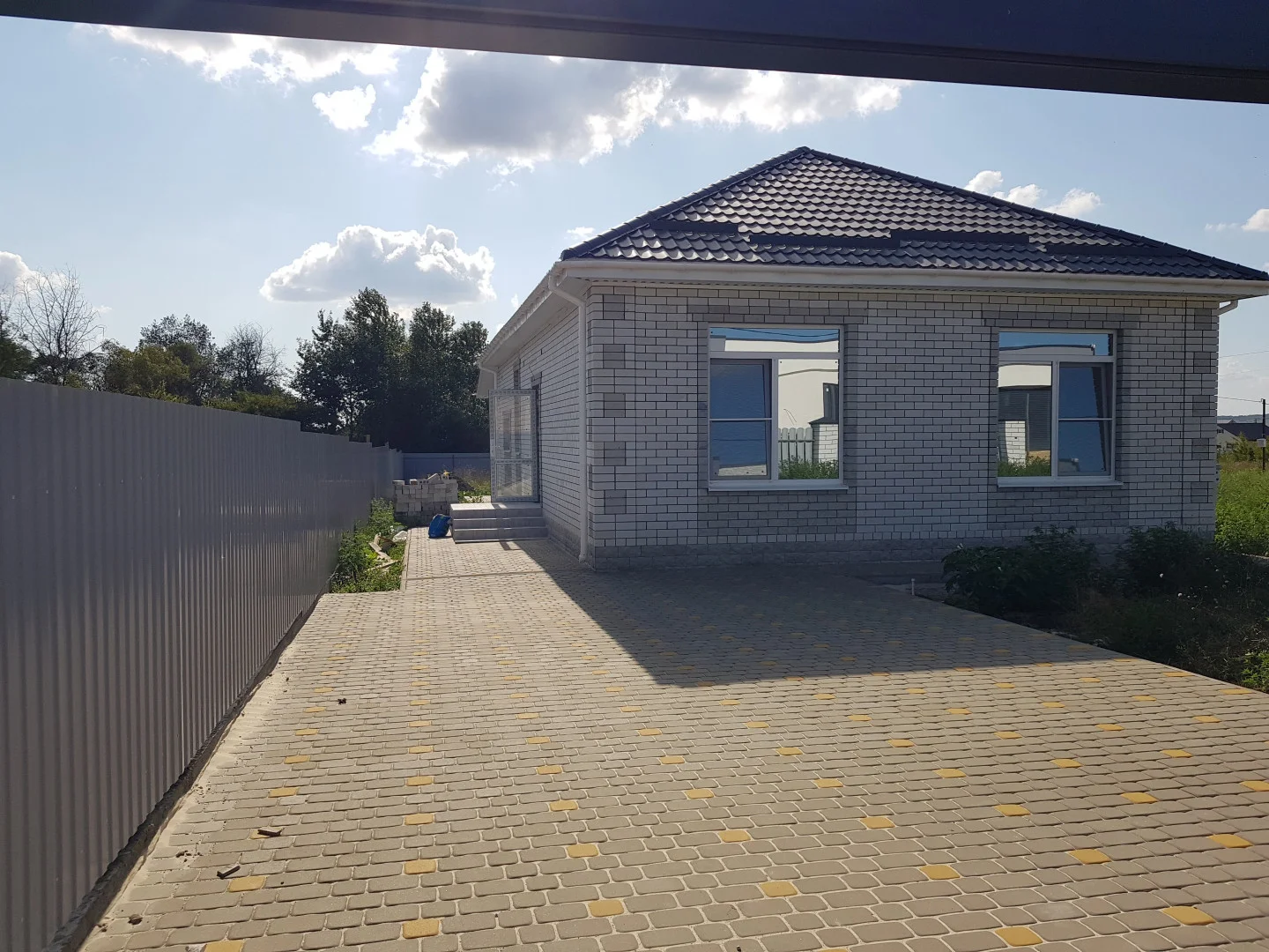 Продается строящийся одноэтажный дом– 140 м.кв. – с террасой, в станице Гостагаевская