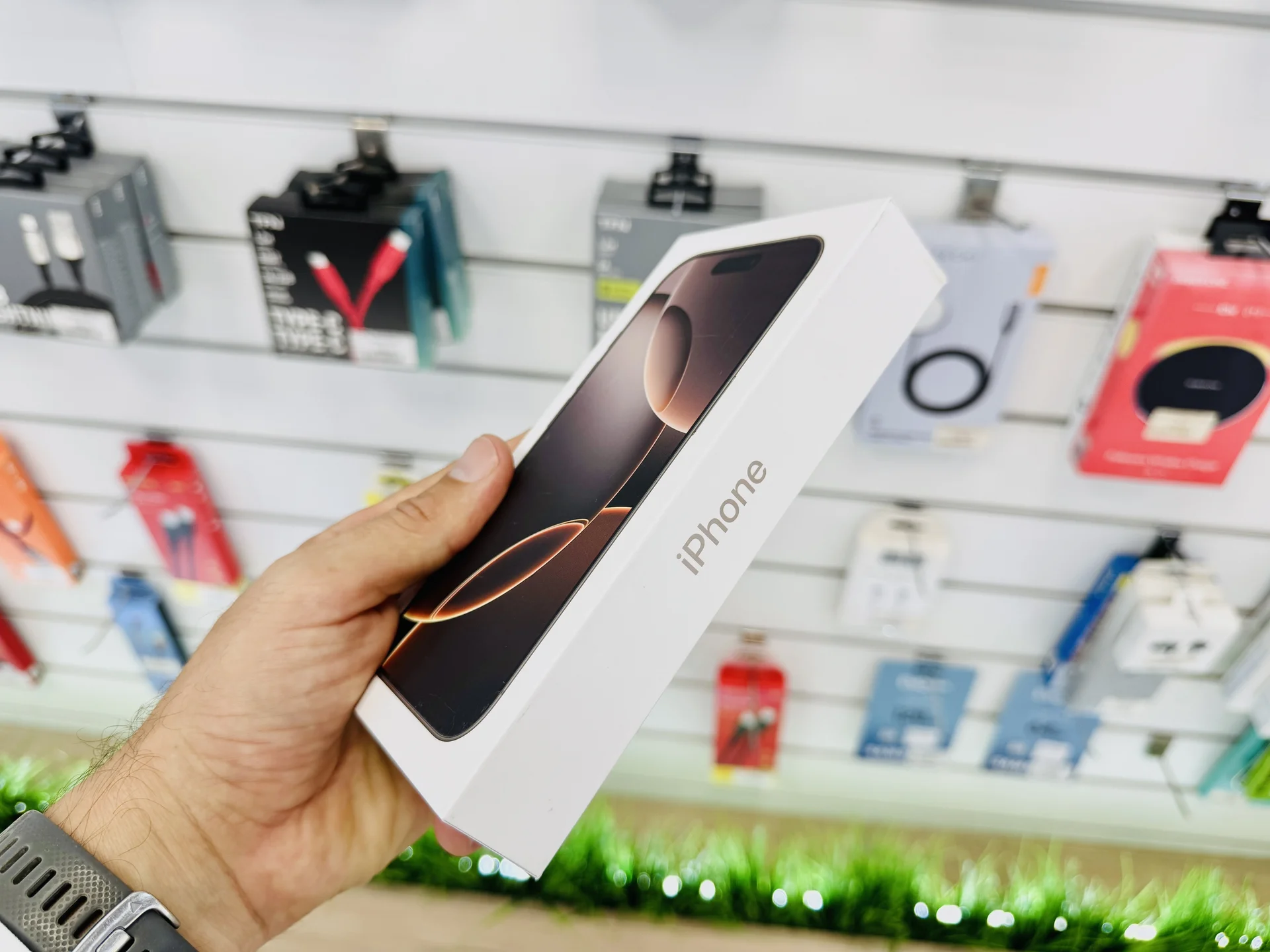 Apple iPhone 16 Pro 128GB Natural Titanium Эксклюзивная цена, Новый, Магазин, Гарантия - миниатюра 2