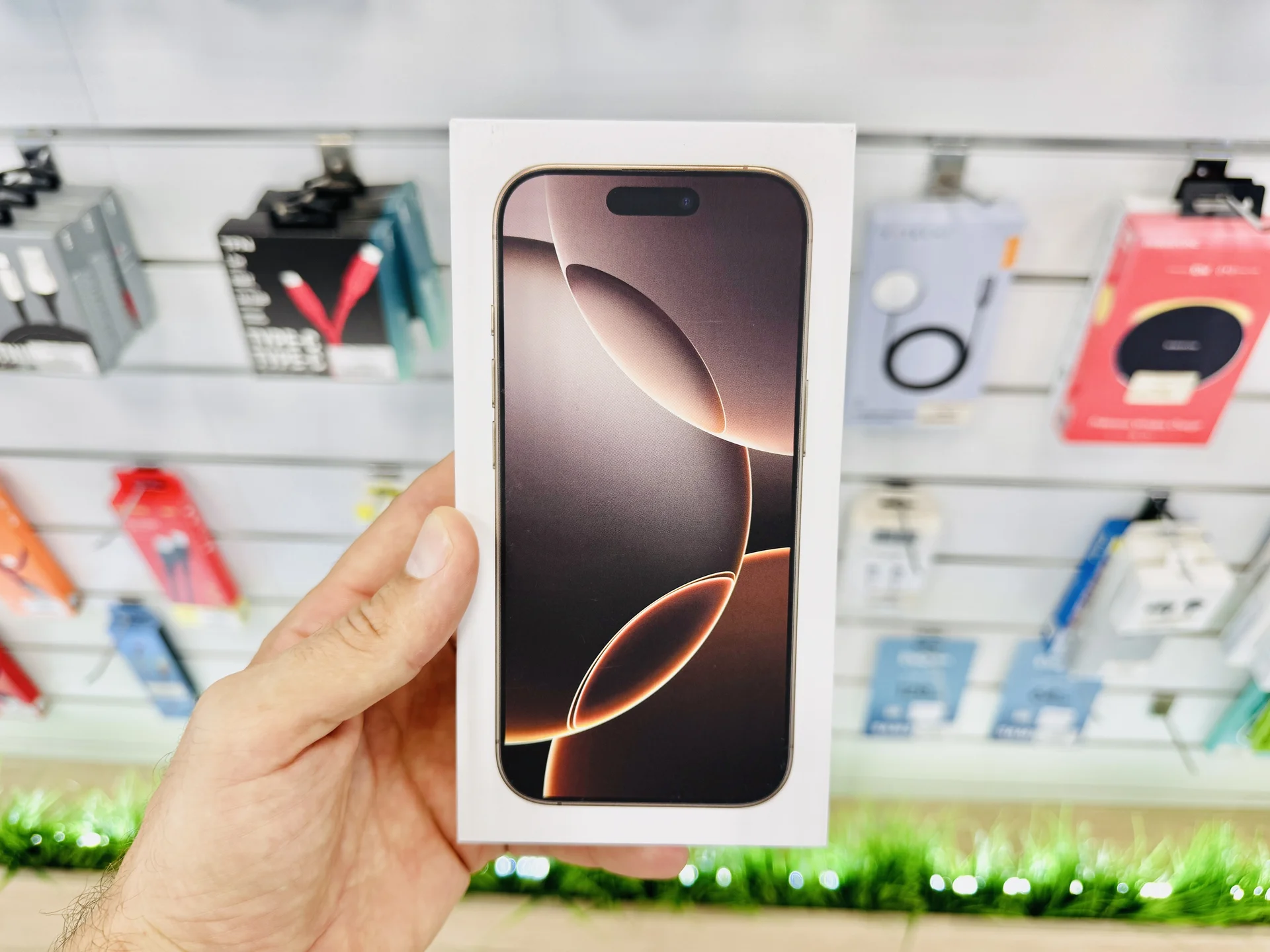 Apple iPhone 16 Pro 256GB Desert Titanium Лучшая цена, Новый, Магазин, Гарантия - изображение 1