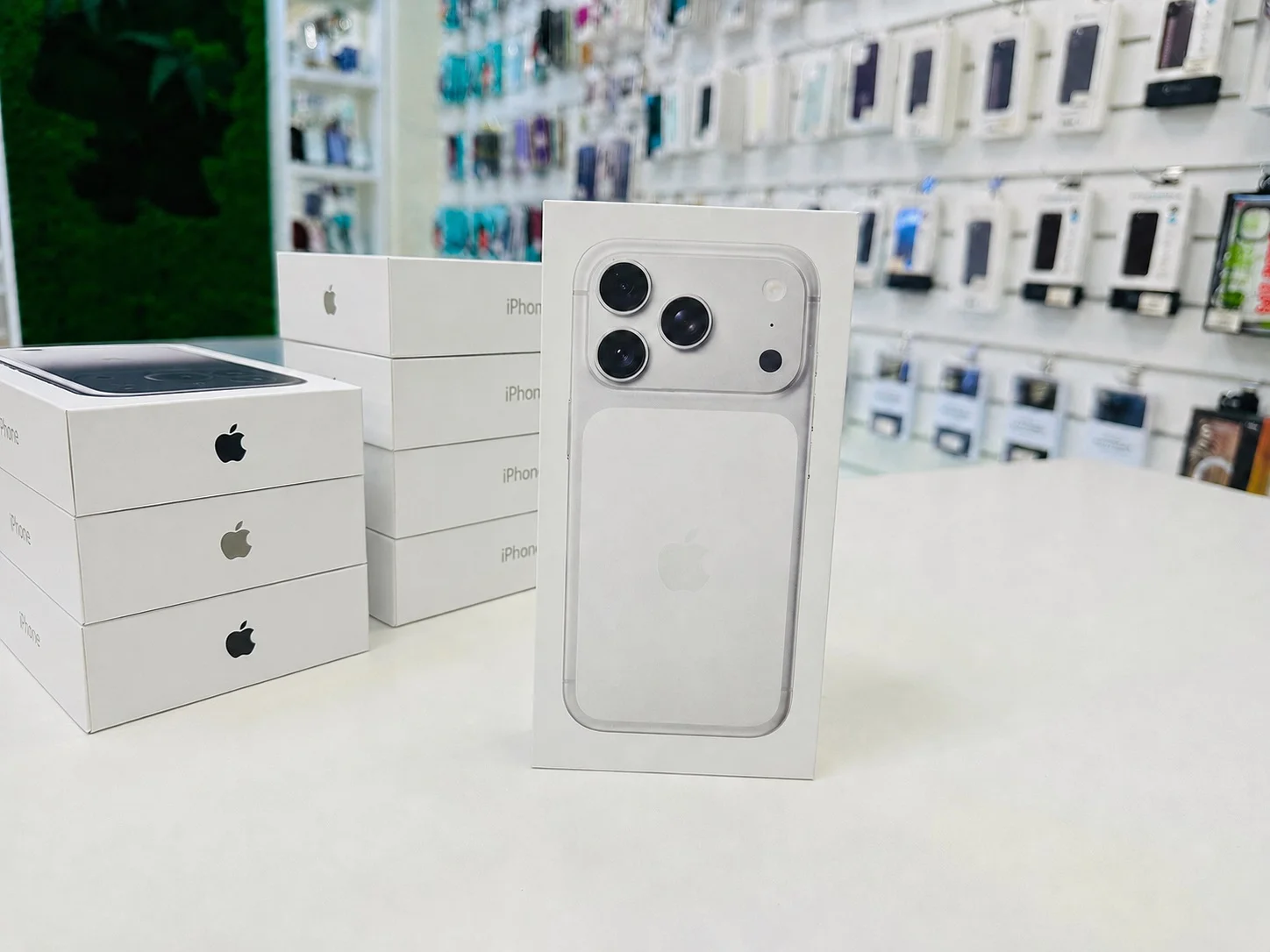 Apple iPhone 17 Pro Max 256GB Silver Nano-SIM - миниатюра 2