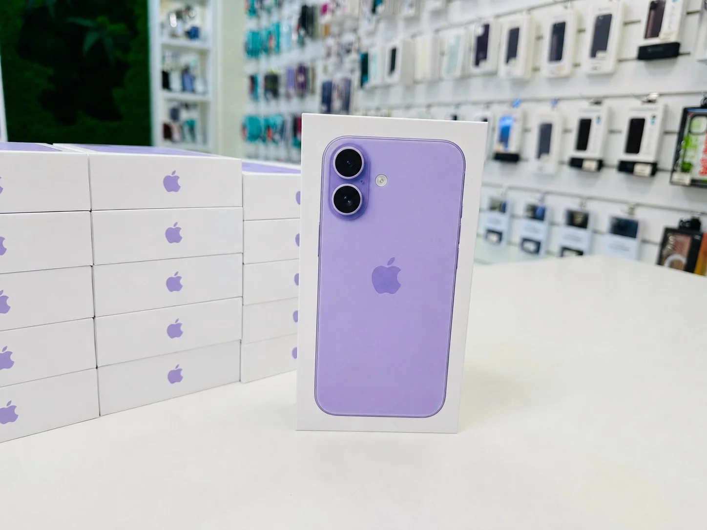 Apple iPhone 17 256GB Lavender Nano-SIM - миниатюра 2