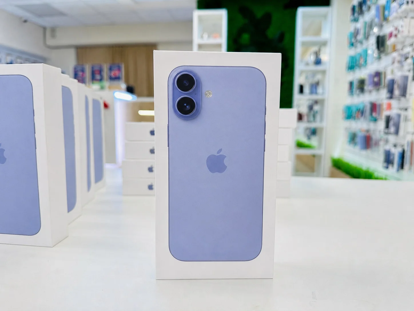Apple iPhone 17 256GB Mist Blue Nano-SIM - миниатюра 6