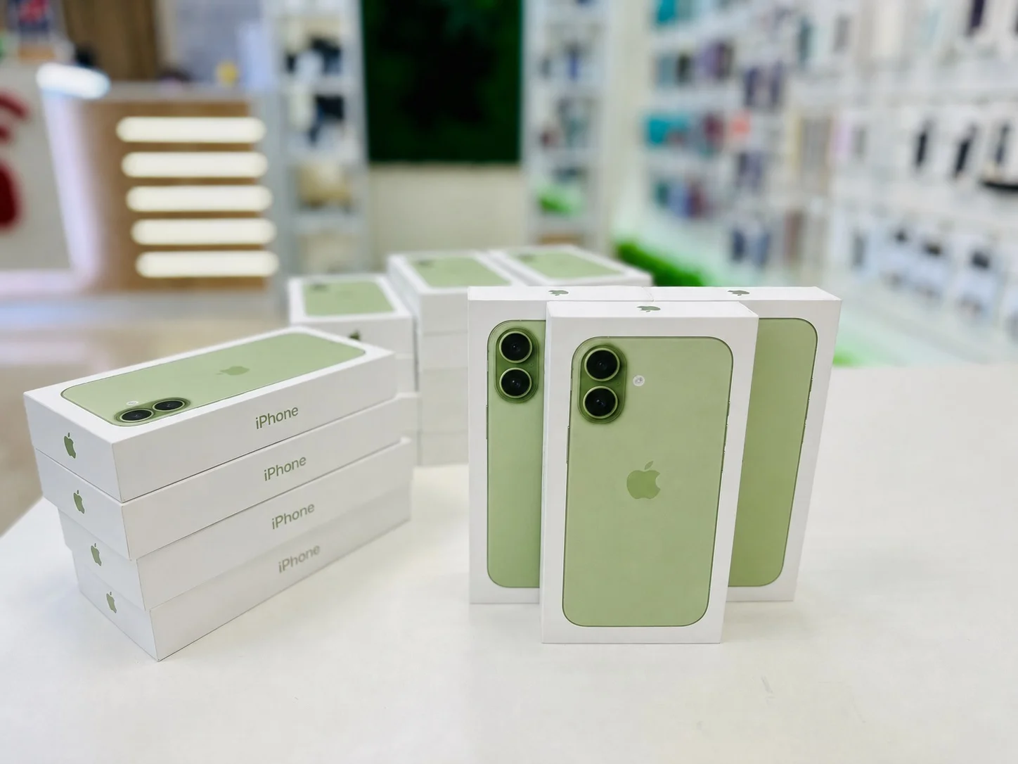 Apple iPhone 17 256GB Sage Nano-SIM - миниатюра 2