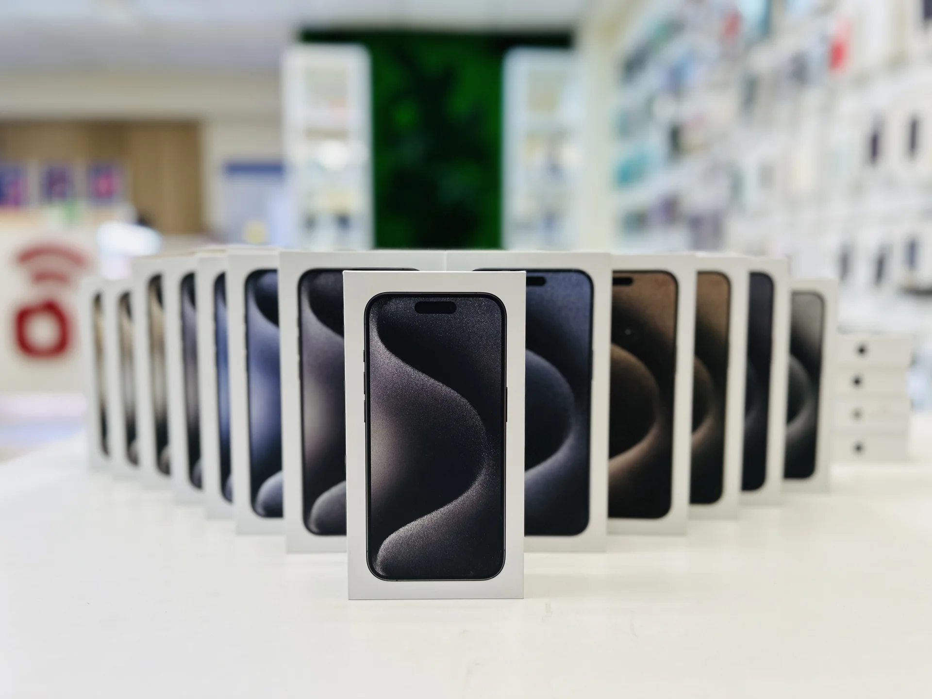 Apple iPhone 15 Pro Max 1024GB Black Titanium Лидер продаж, Новый, Магазин, Гарантия - миниатюра 6