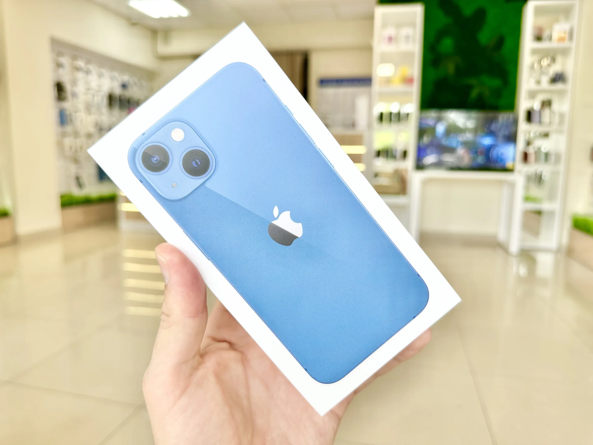 Apple iPhone 13 512GB Red Лидер продаж, Новый, Магазин, Гарантия - изображение 1