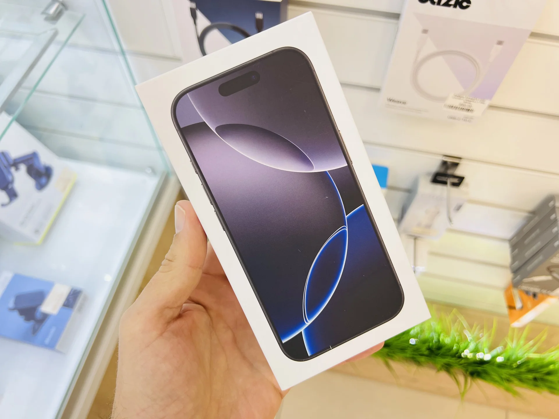Apple iPhone 16 Pro 512GB Black Titanium Лидер продаж, Новый, Магазин, Гарантия - миниатюра 8