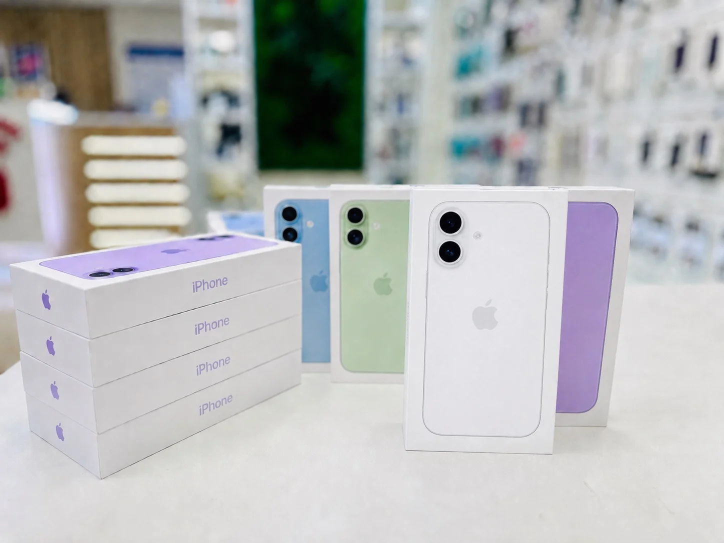 Apple iPhone 17 256GB White Nano-SIM - миниатюра 2