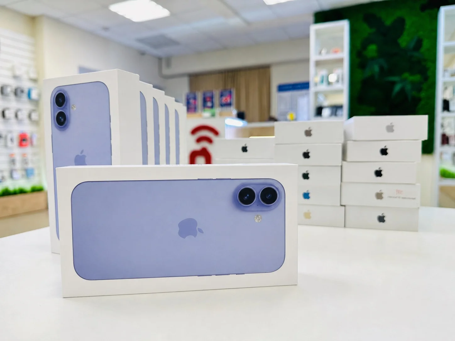 Apple iPhone 17 512GB Mist Blue Nano-SIM - миниатюра 2