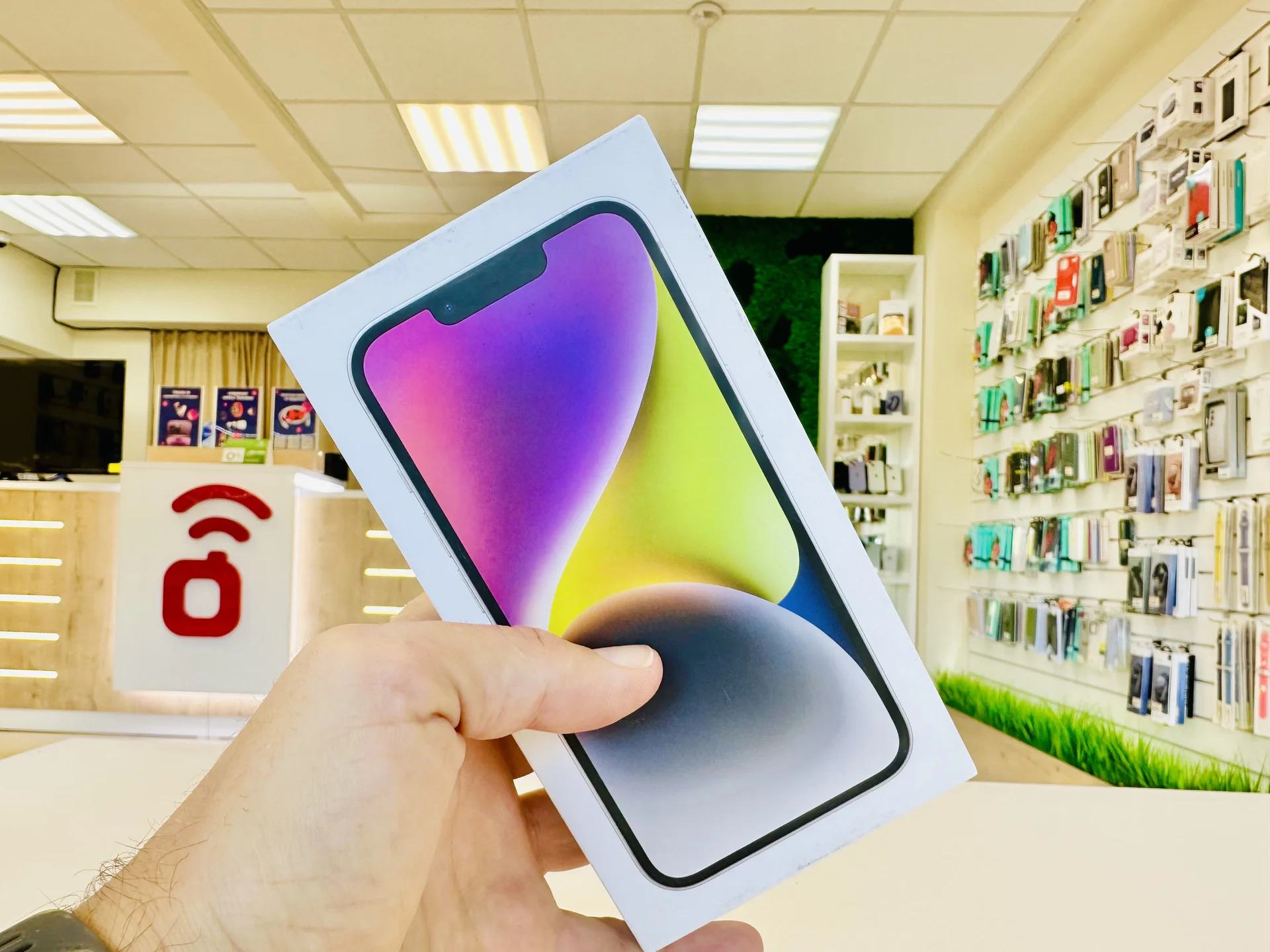 Apple iPhone 14 128GB Starlight Лидер продаж, Новый, Магазин, Гарантия - миниатюра 2