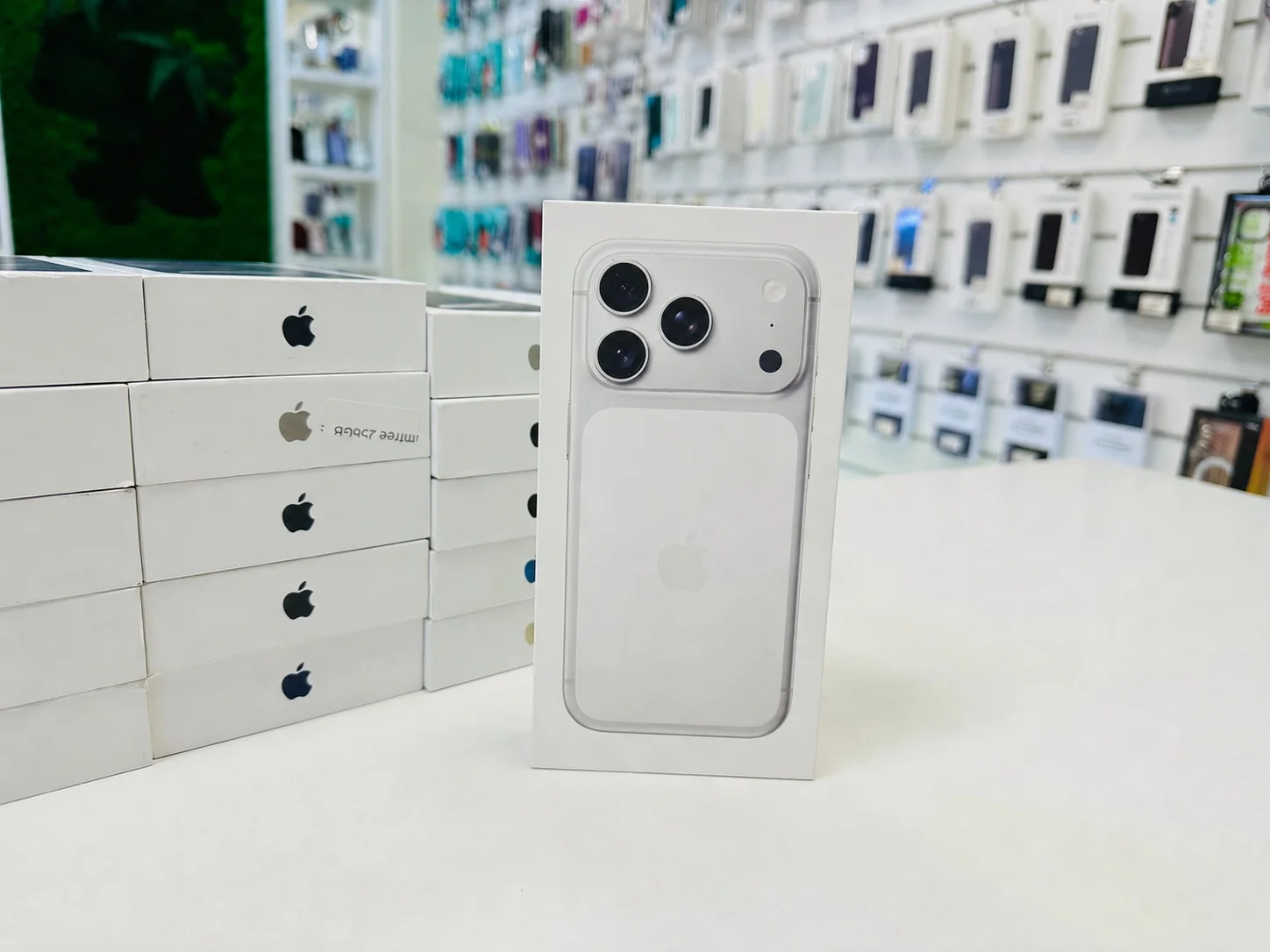 Apple iPhone 17 Pro 1024GB Silver, Лучшая цена, Новый, Магазин, Гарантия - миниатюра 2
