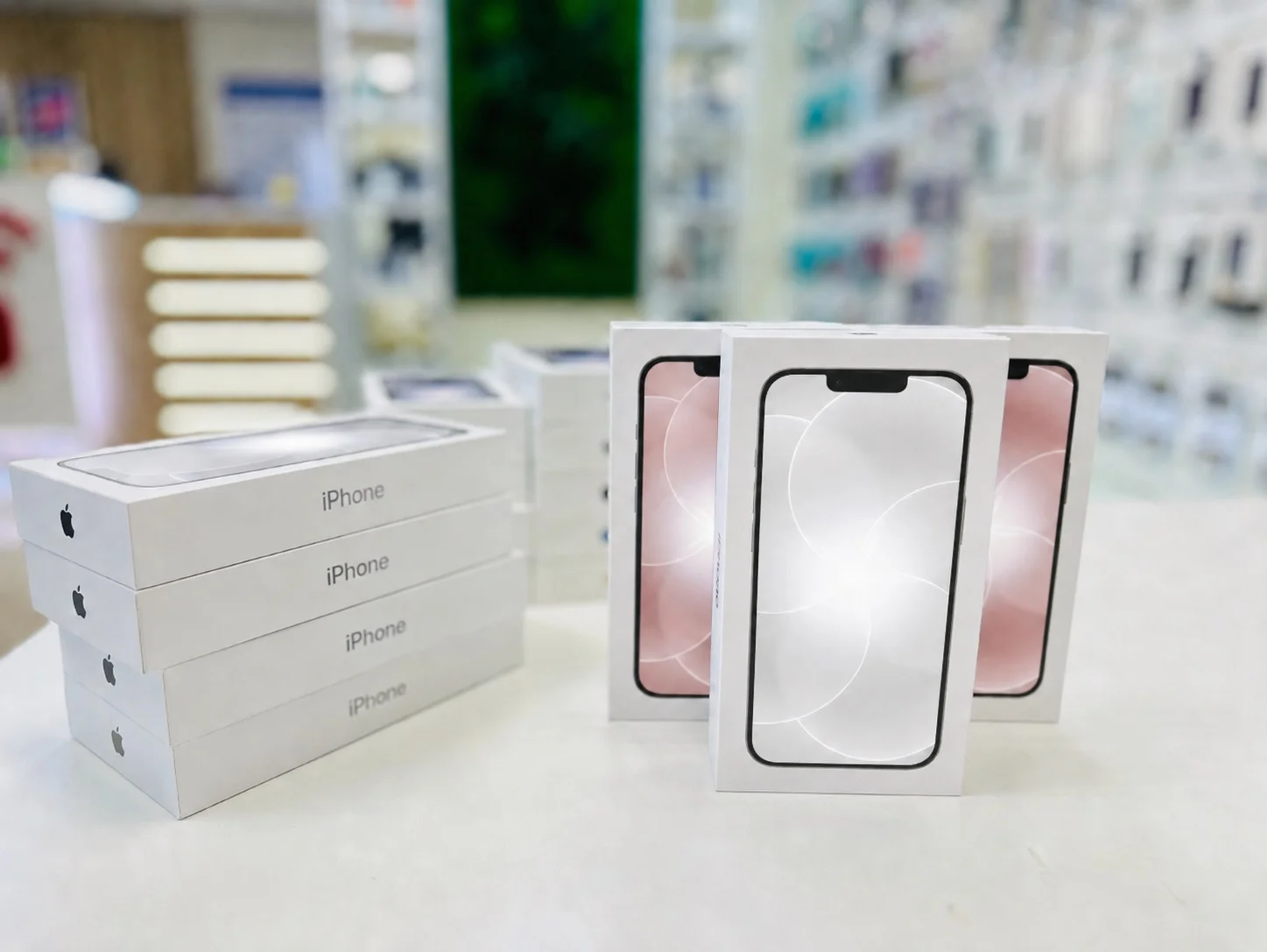 Apple iPhone 17e 512GB White Nano-SIM и eSIM - миниатюра 2