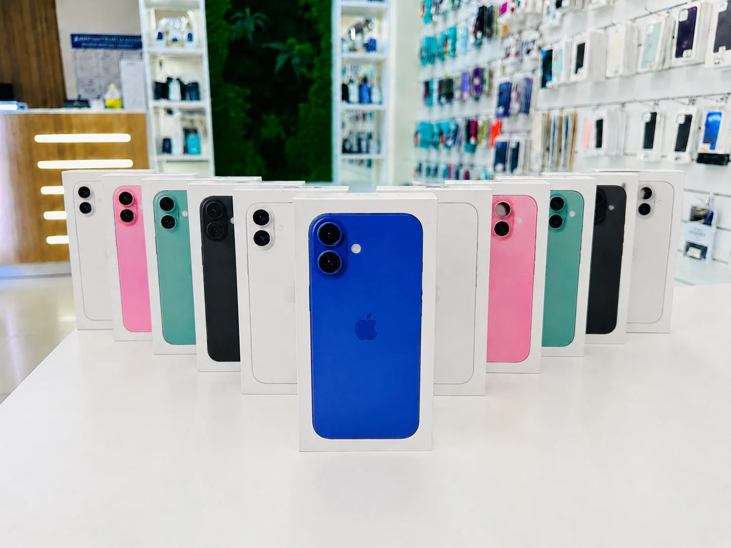 Apple iPhone 16 256GB Ultramarine Лидер продаж, Новый, Магазин, Гарантия - миниатюра 2