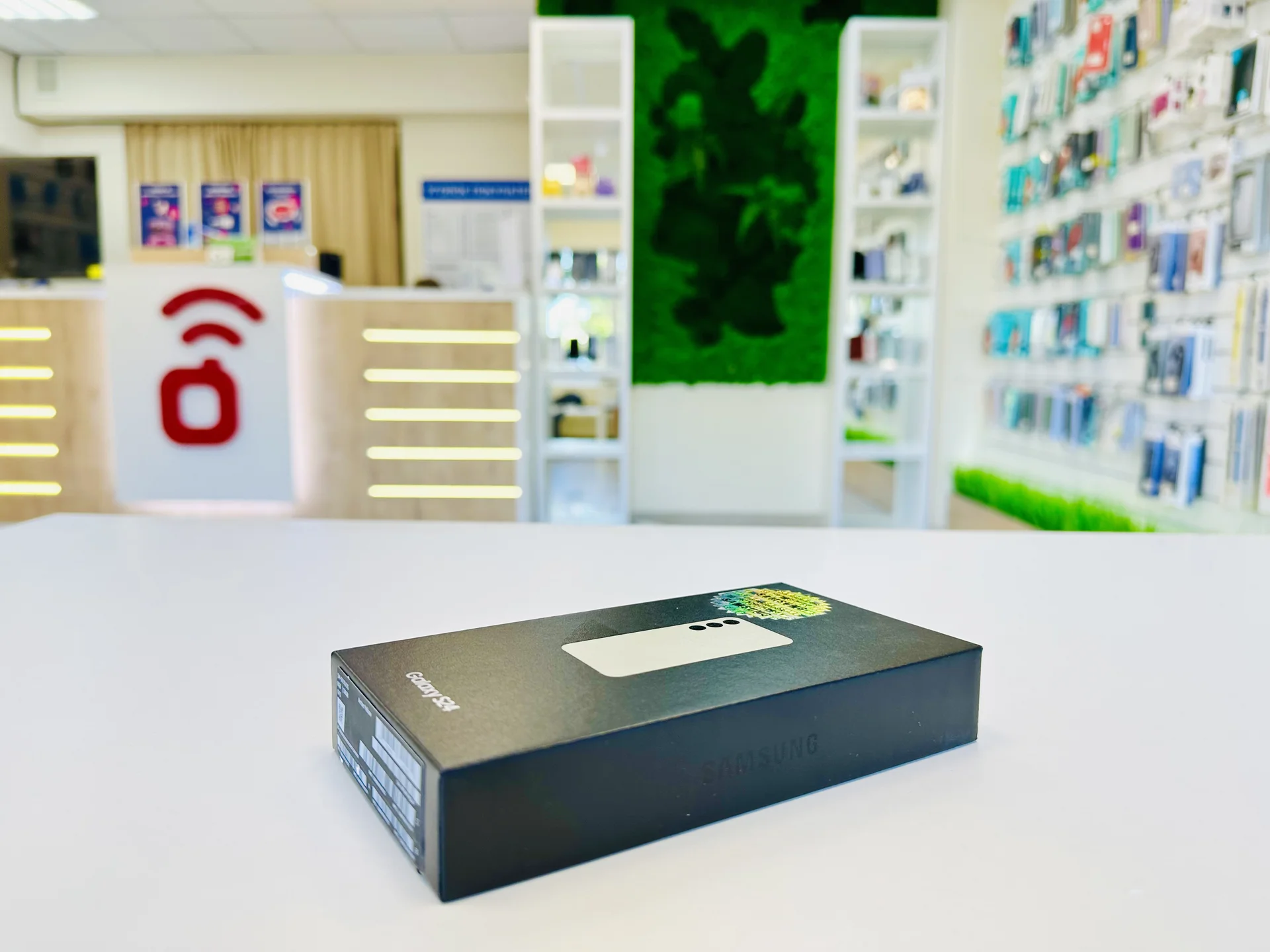 Samsung Galaxy S24 12/256GB Amber Yellow - Лучшая цена, Новый, Магазин, Гарантия - миниатюра 3