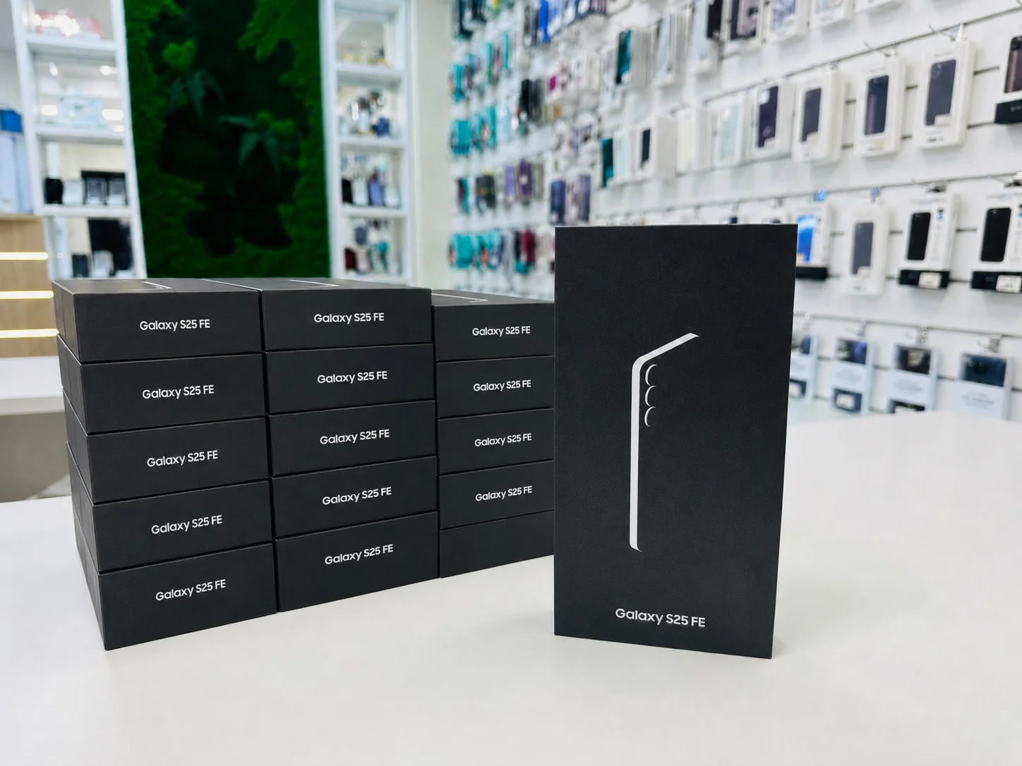 Samsung Galaxy S25 FE 8/512GB Navy Nano-SIM и eSIM Супер предложение, Новый, Магазин, Гарантия - миниатюра 6