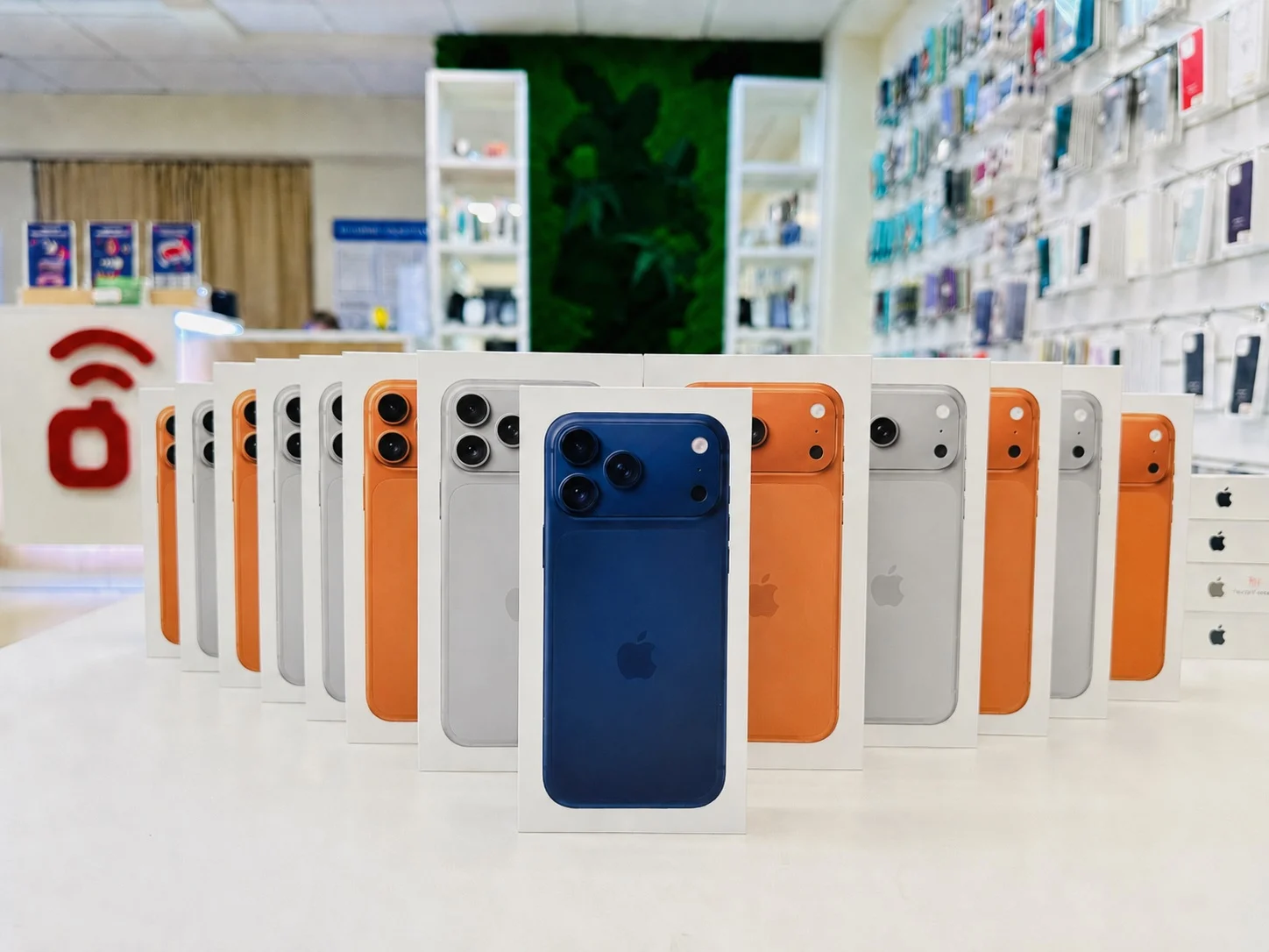 Apple iPhone 17 Pro 512GB Deep Blue Nano-SIM - миниатюра 2