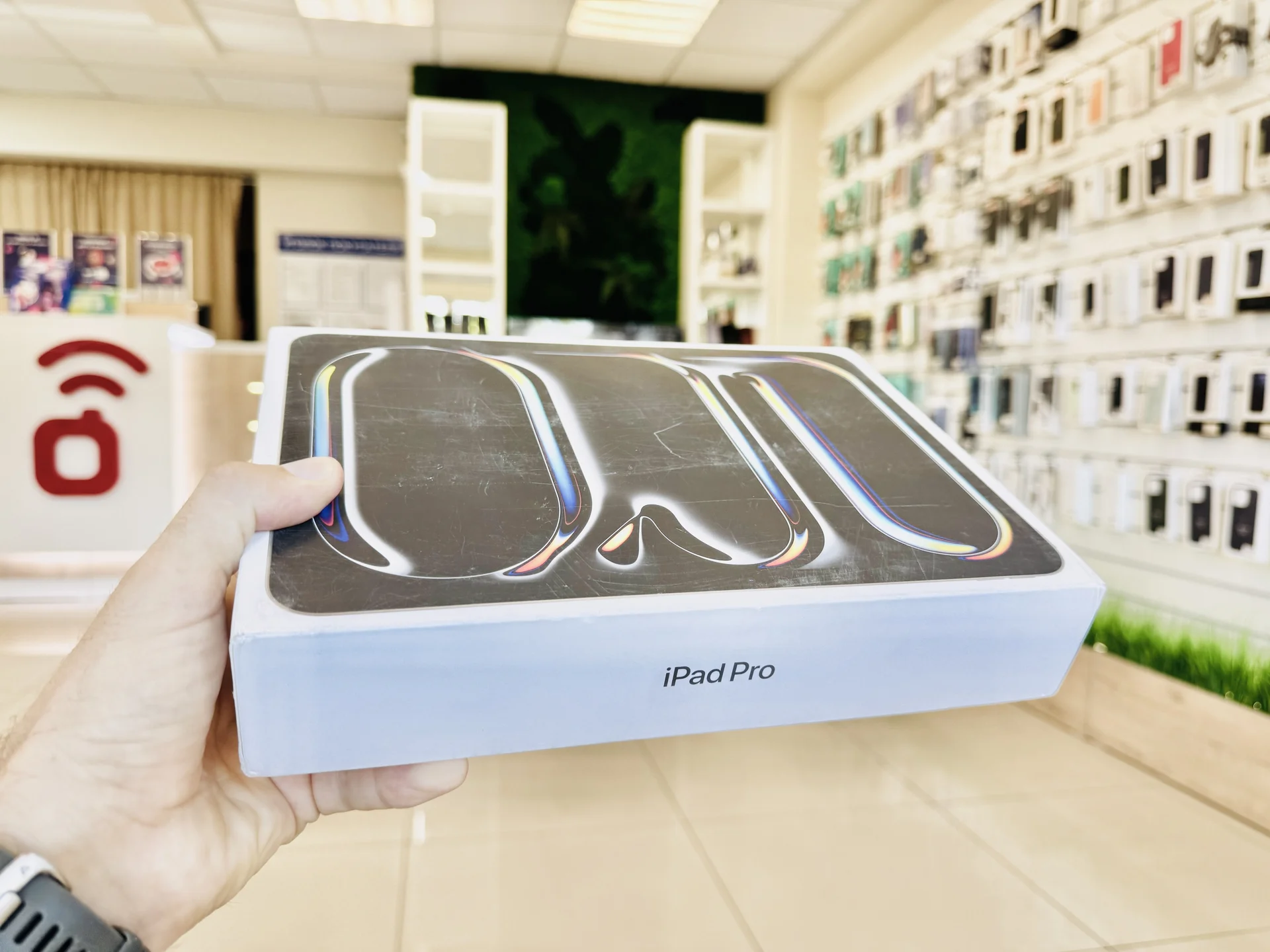 Apple iPad Pro 11 8/256GB Wi-Fi Silver - Лидер продаж, Новый, Магазин, Гарантия - изображение 1