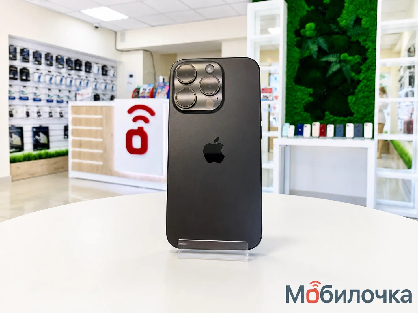 Apple iPhone 15 Pro 256GB Black Titanium NANO-SIM и Esim Идеальное Б/У - миниатюра 6