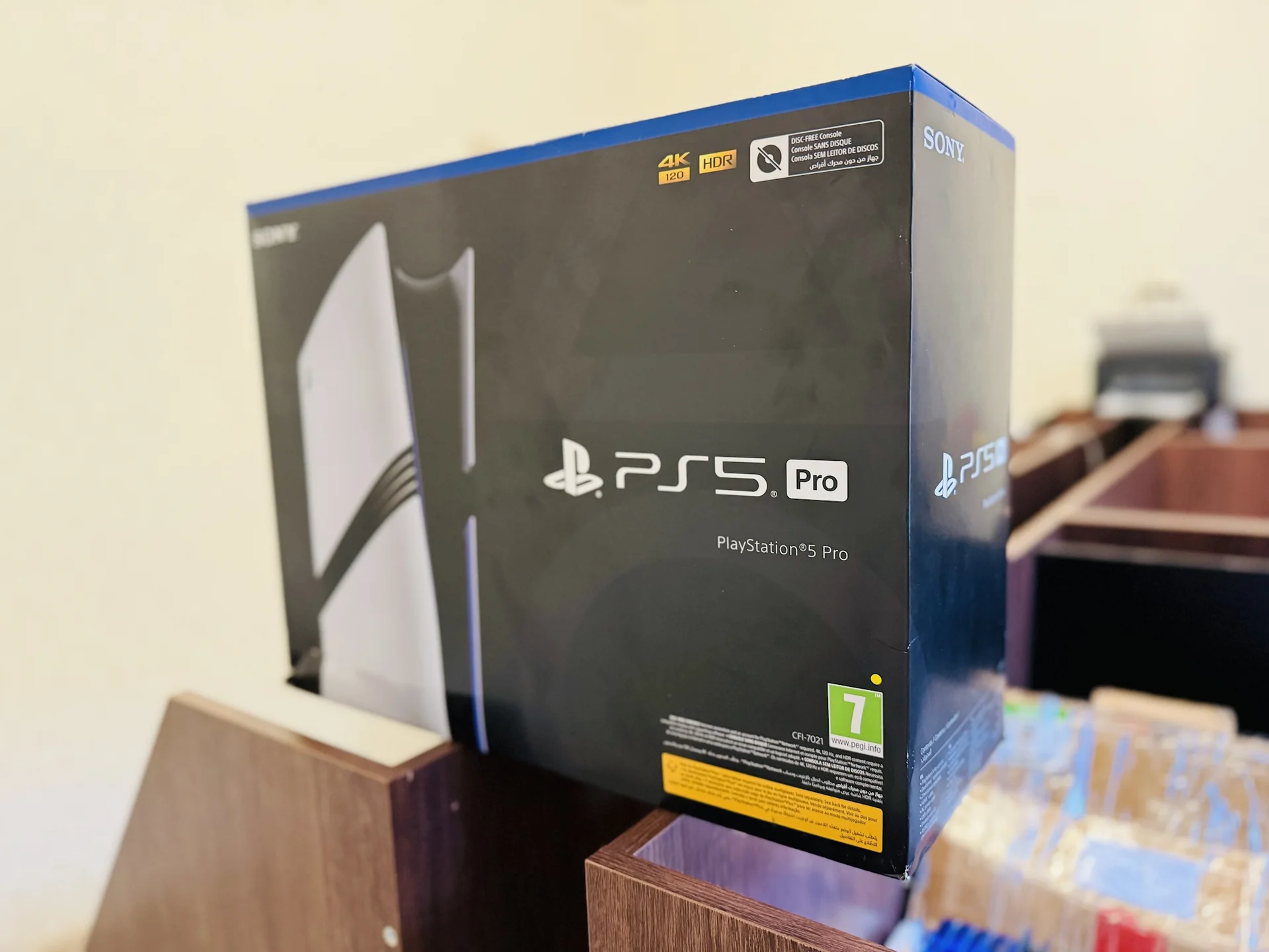 Sony PlayStation 5 Pro 2Tb Digital Edition White/Black, Игровая консоль, Новый, Магазин, Гарантия - миниатюра 2