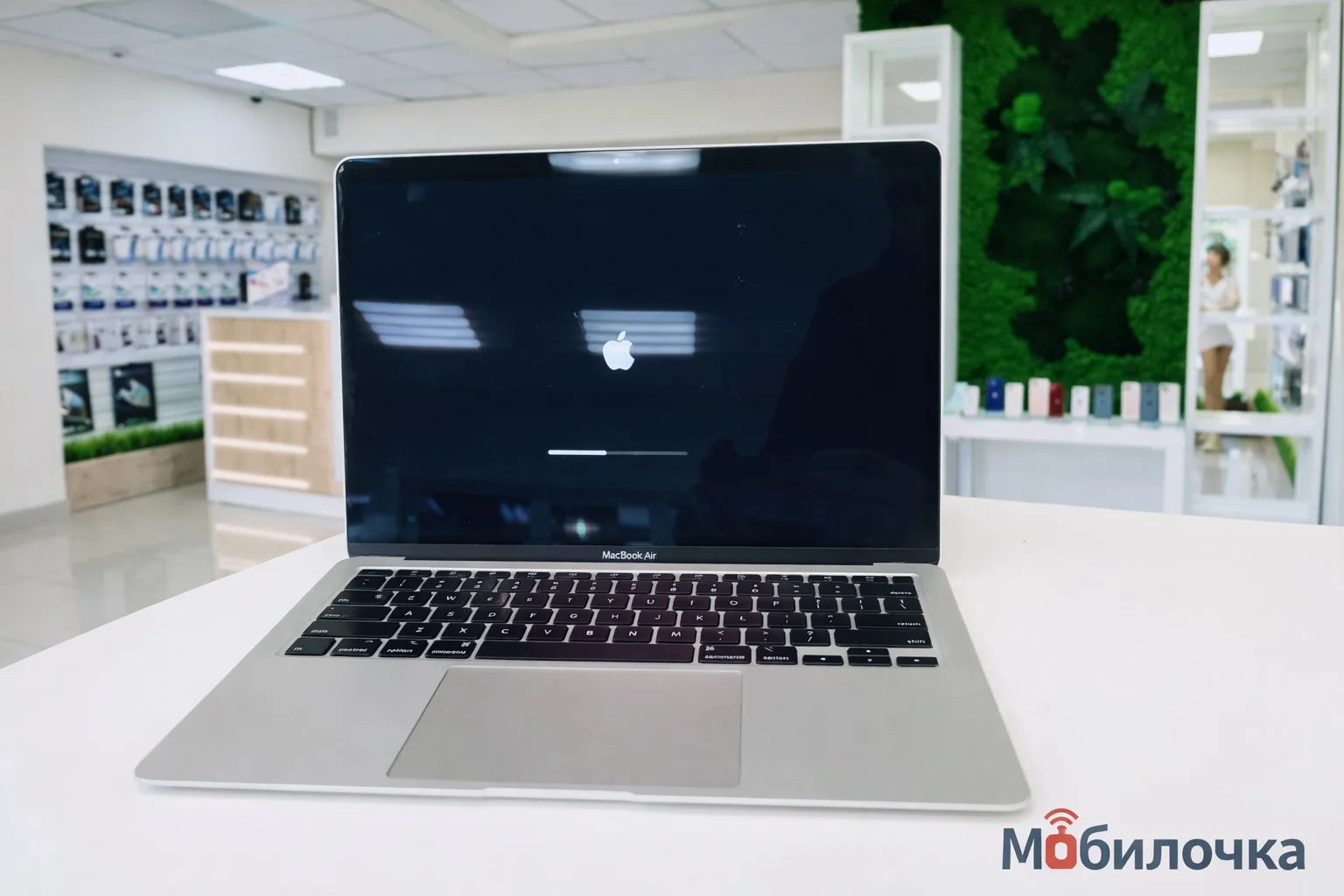 Apple Macbook Air 13 8/512 2020 Gold Хорошее Б/У - миниатюра 3