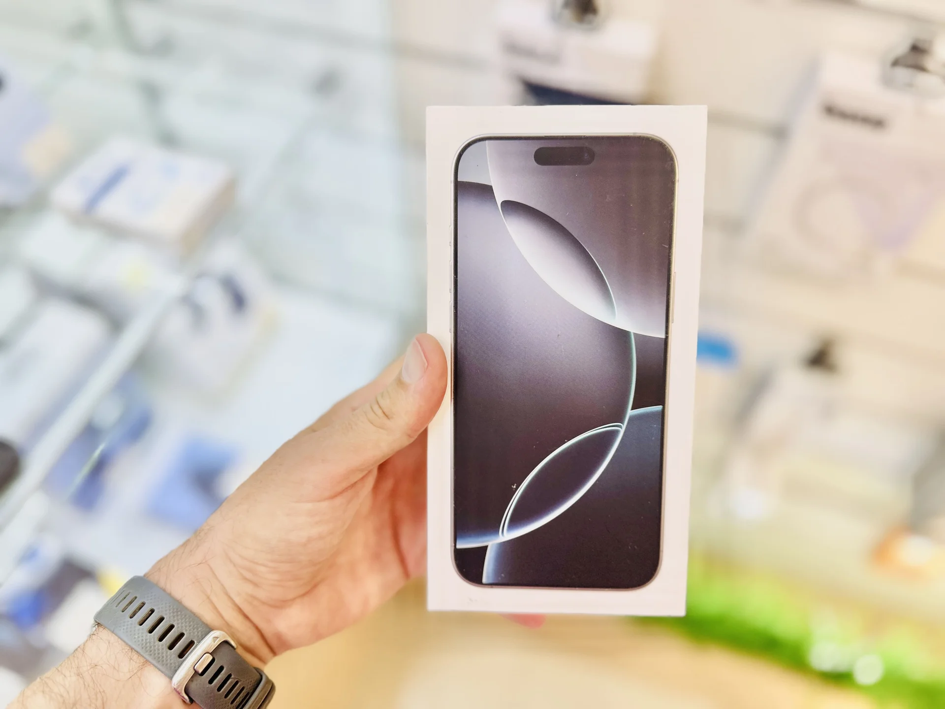 Apple iPhone 16 Pro Max 1024GB White Titanium Эксклюзивная цена, Новый, Магазин, Гарантия - миниатюра 8