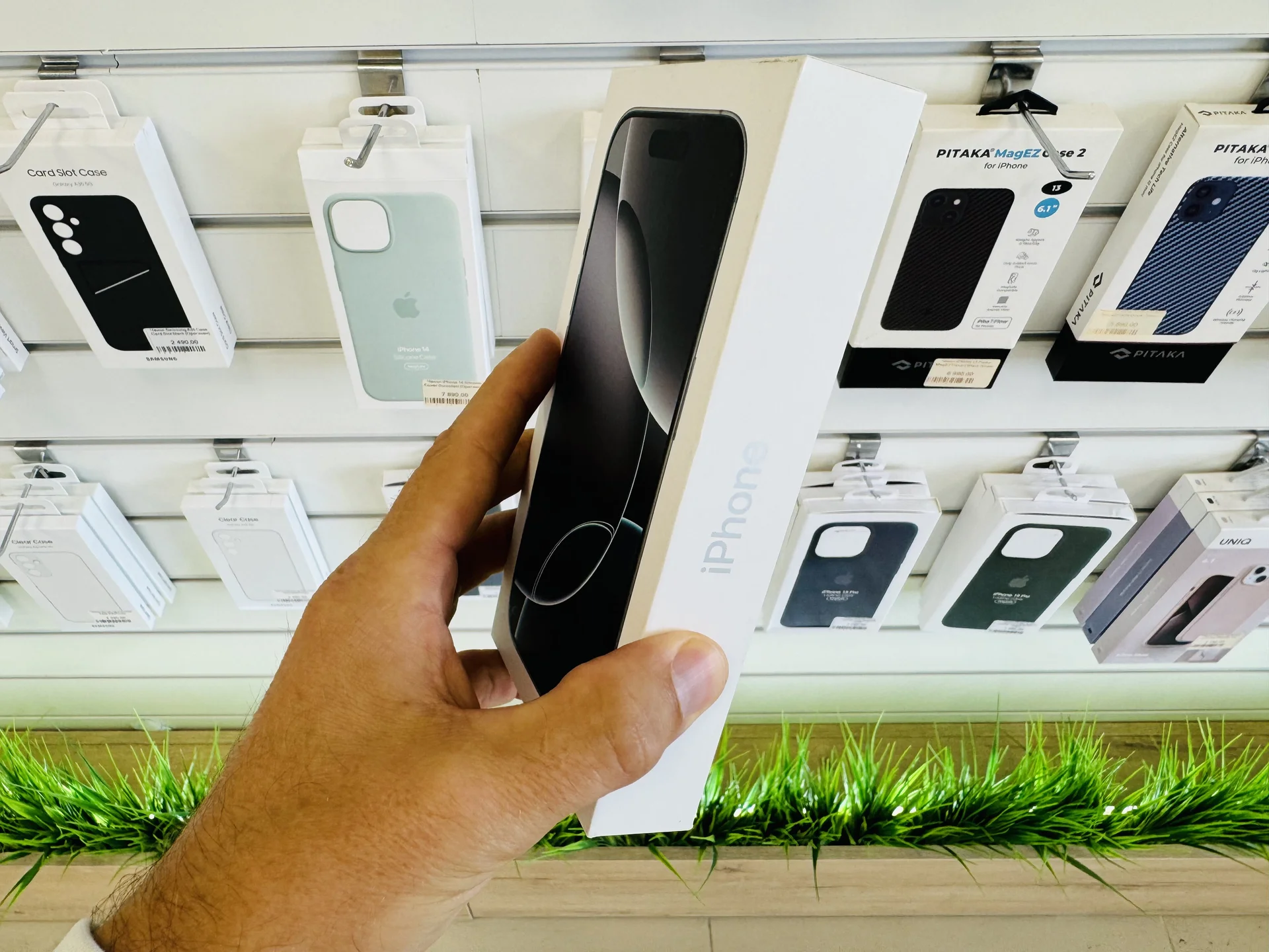 Apple iPhone 16 Pro 128GB White Titanium Лидер продаж, Новый, Магазин, Гарантия - миниатюра 8