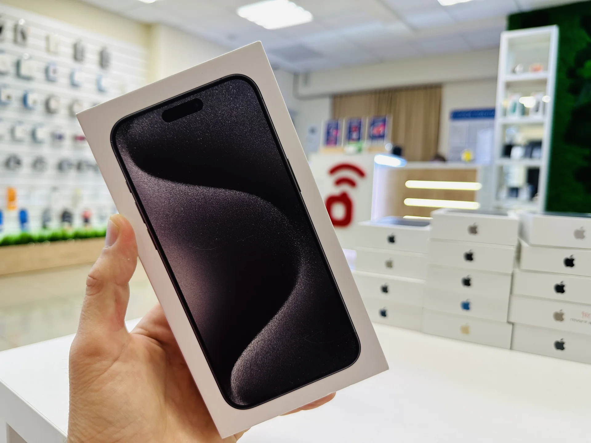 Apple iPhone 15 Pro 128GB White Titanium Лучшая цена, Новый, Магазин, Гарантия - миниатюра 2