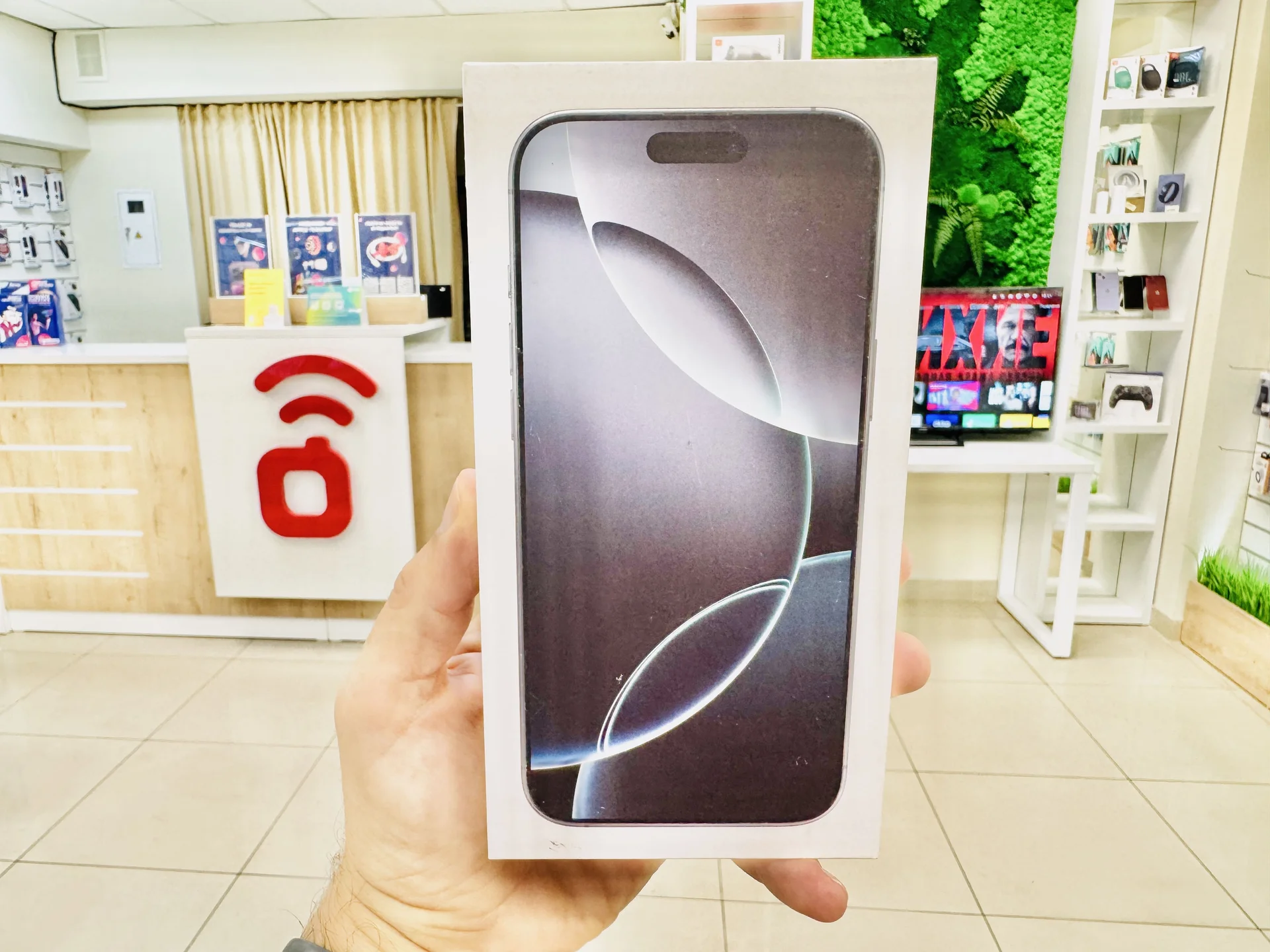 Apple iPhone 16 Pro Max 512GB White Titanium Лидер продаж, Новый, Магазин, Гарантия - миниатюра 9