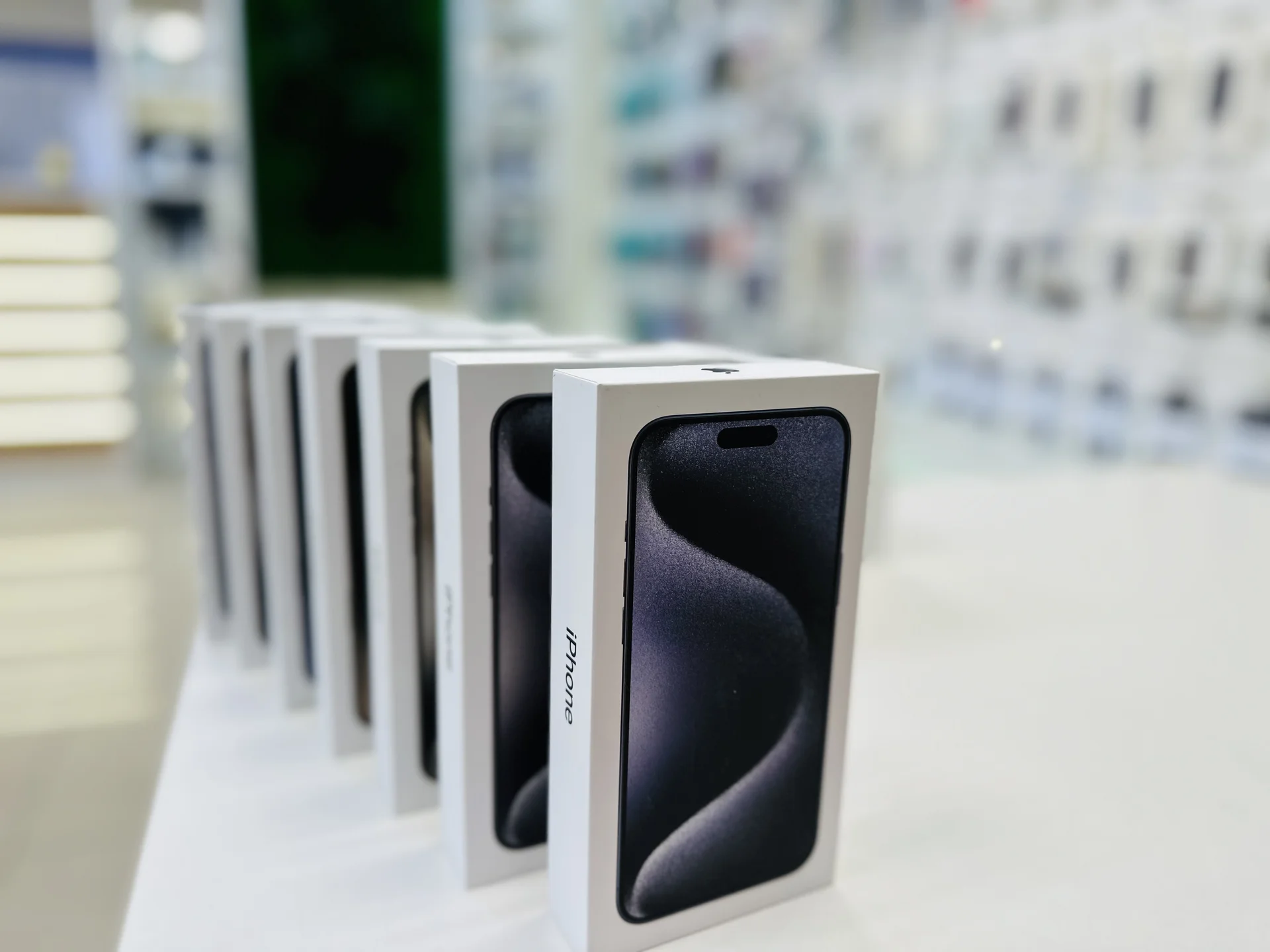 Apple iPhone 15 Pro Max 1024GB Black Titanium Лидер продаж, Новый, Магазин, Гарантия - миниатюра 8