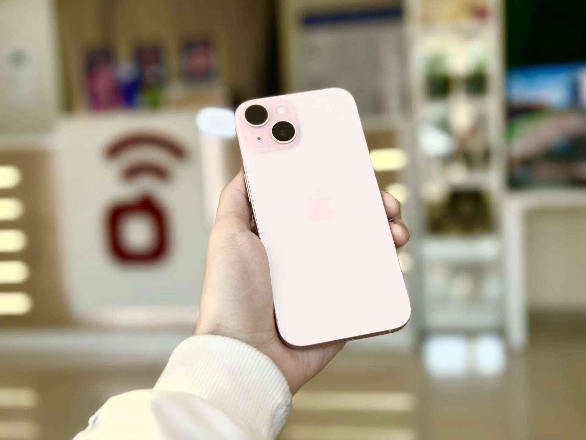 Apple iPhone 15 Plus 128GB Pink Лучшая цена, Новый, Магазин, Гарантия - миниатюра 8
