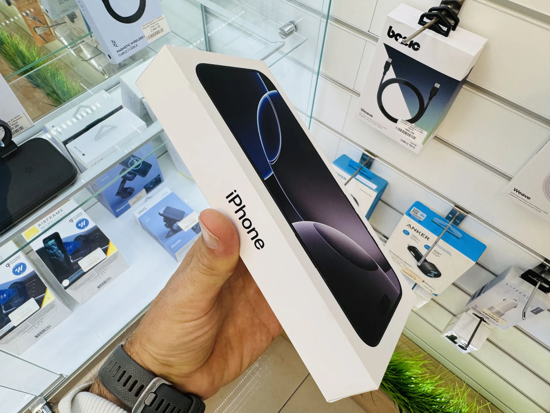 Apple iPhone 16 Pro Max 1024GB Black Titanium Топ выбор, Новый, Магазин, Гарантия - миниатюра 2