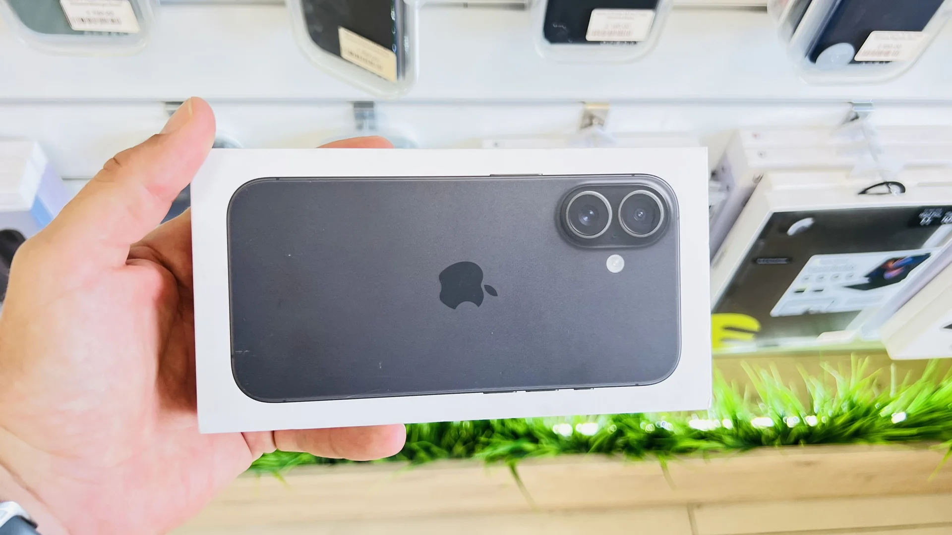 Apple iPhone 16 Plus 256GB Black Лучшая цена, Новый, Магазин, Гарантия - миниатюра 2