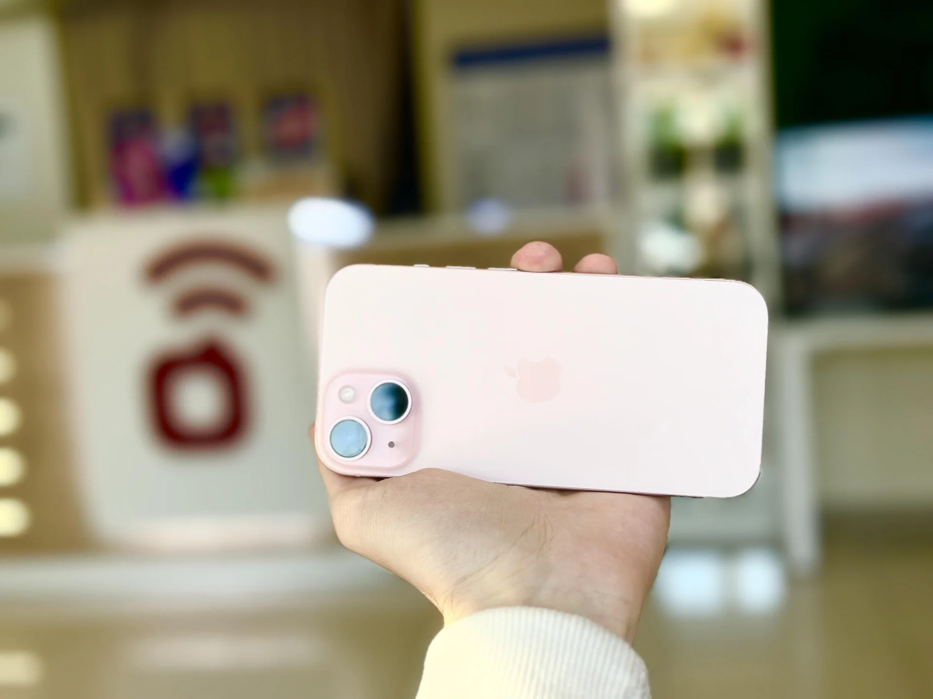 Apple iPhone 15 Plus 256GB Pink Лучшая цена, Новый, Магазин, Гарантия - миниатюра 6