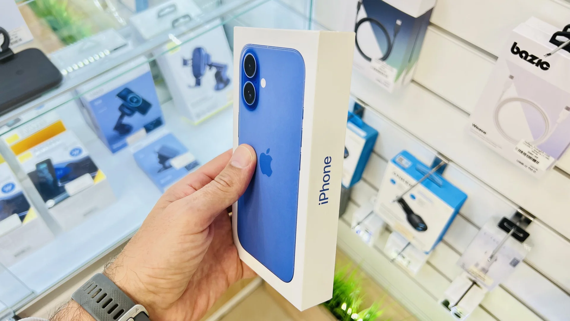 Apple iPhone 16 Plus 512GB Ultramarine Лидер продаж, Новый, Магазин, Гарантия - миниатюра 2