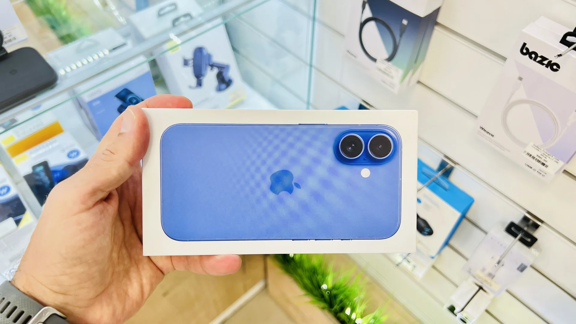 Apple iPhone 16 Plus 512GB Ultramarine Лидер продаж, Новый, Магазин, Гарантия - миниатюра 7