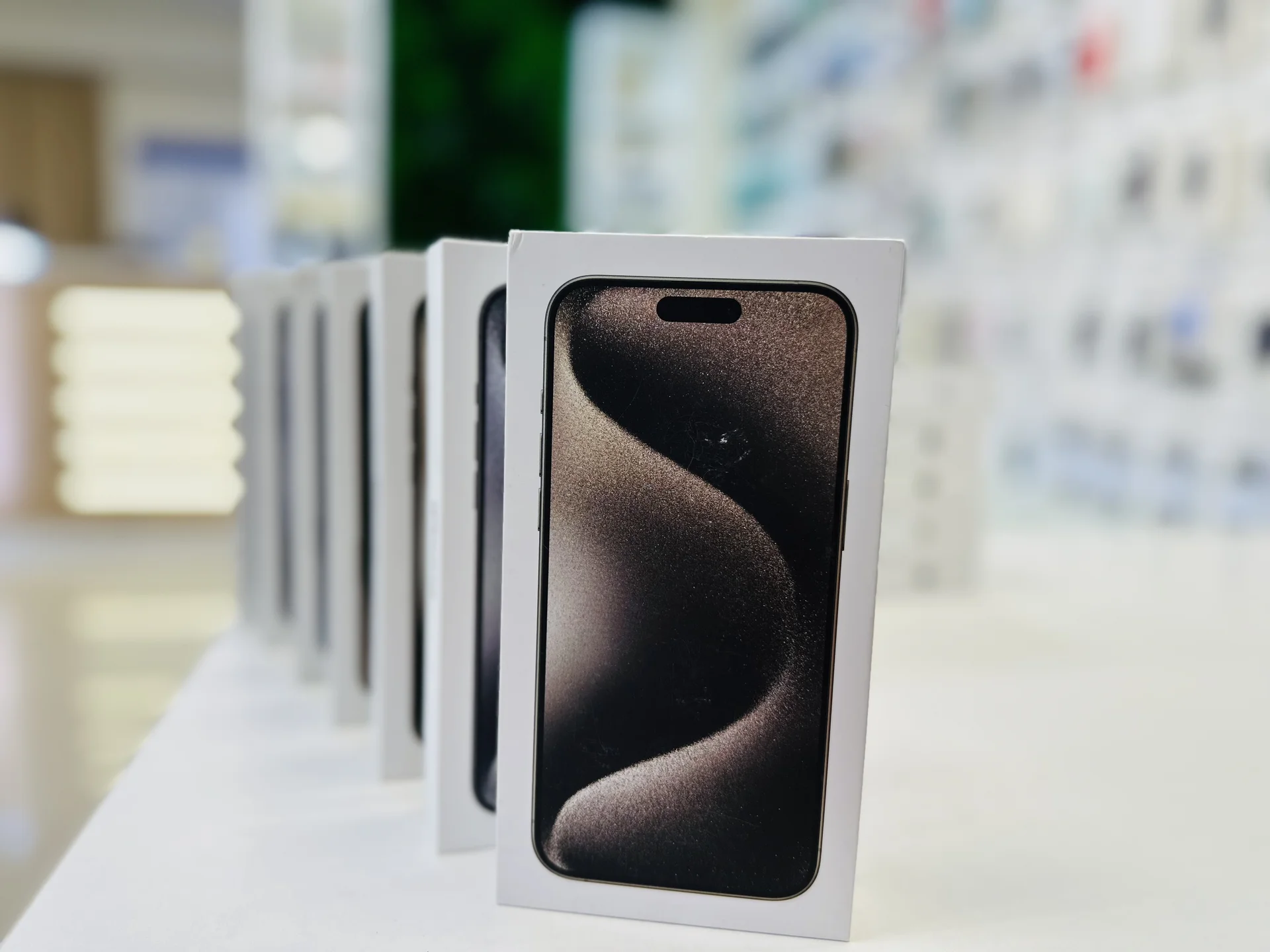 Apple iPhone 15 Pro 1024GB Natural Titanium Лидер продаж, Новый, Магазин, Гарантия - миниатюра 6
