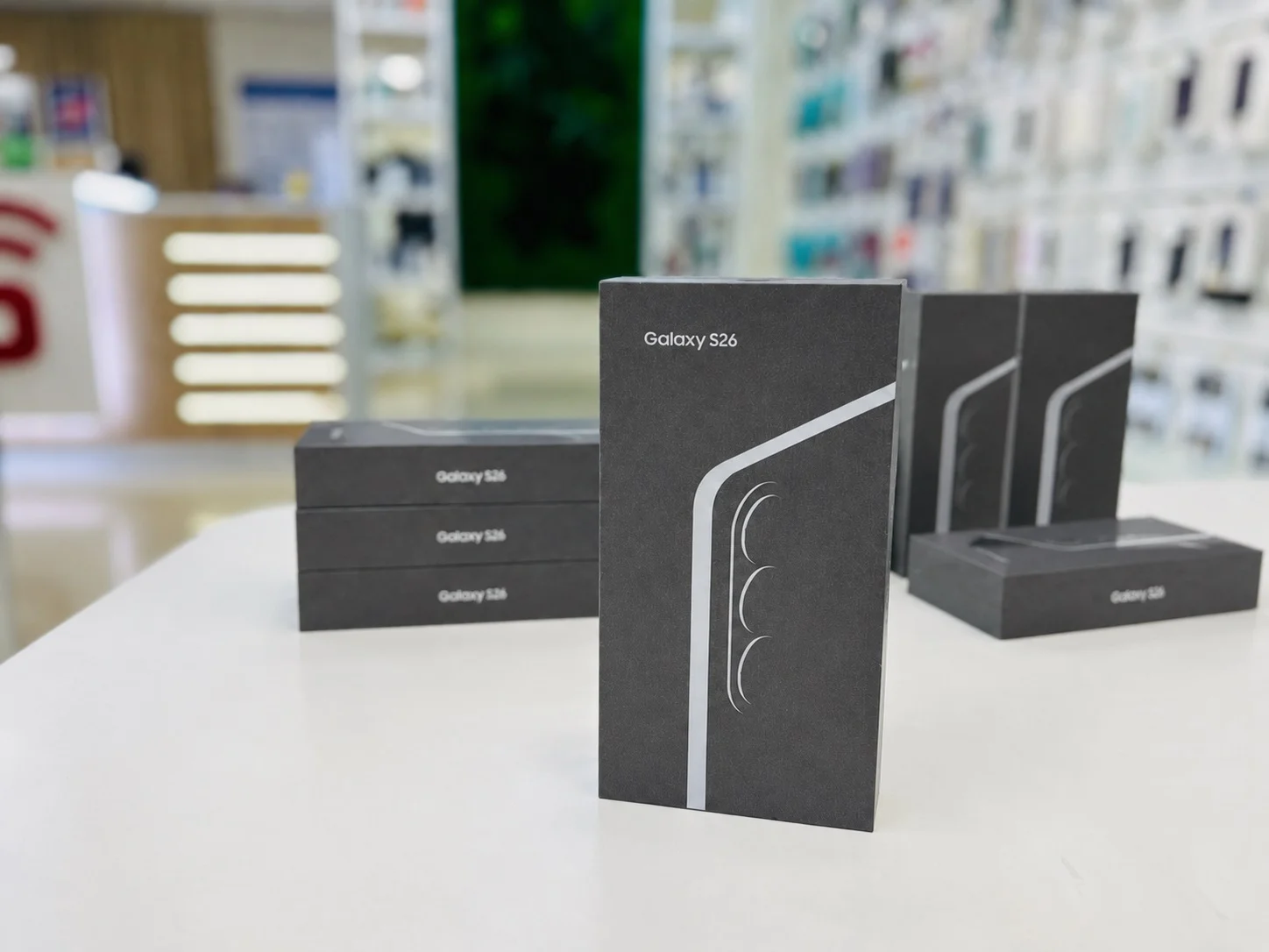 Samsung Galaxy S26 12/256GB Silver Shadow Nano-SIM и eSIM (Global) - миниатюра 2