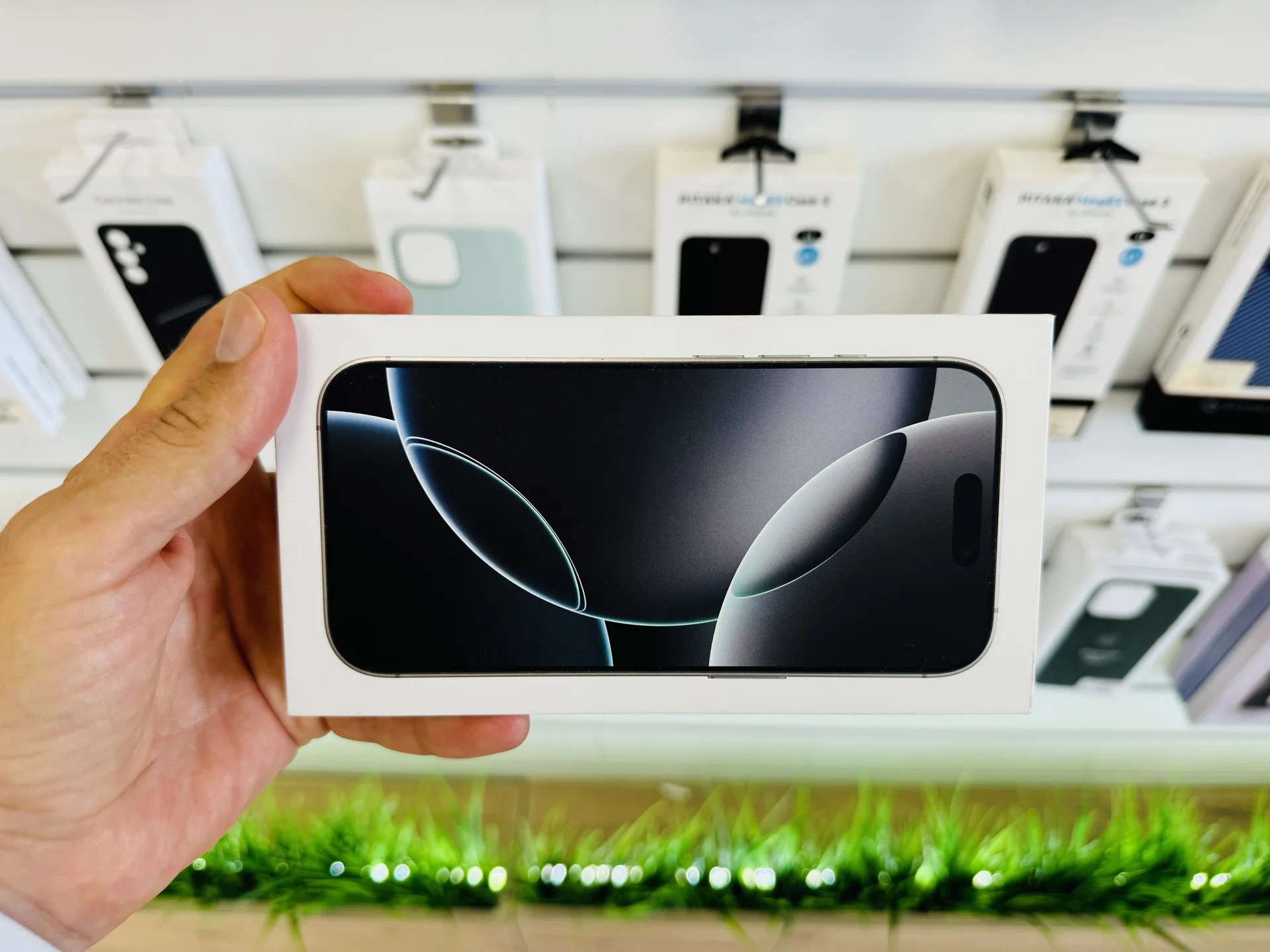 Apple iPhone 16 Pro 1024GB White Titanium Лучшая цена, Новый, Магазин, Гарантия - миниатюра 8