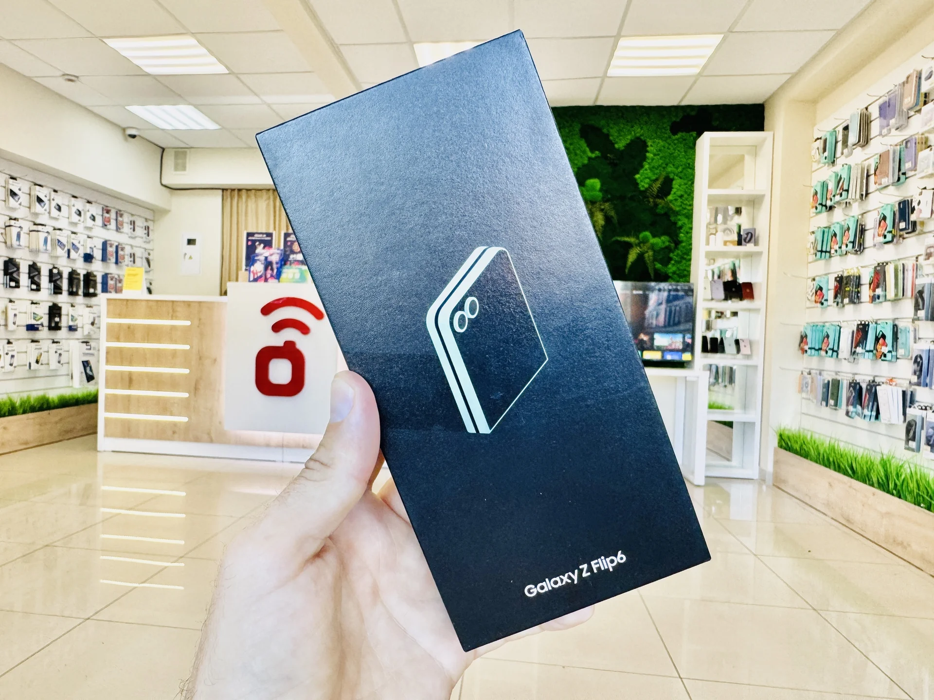 Samsung Galaxy Z Flip 6 12/512GB White - Лидер продаж, Новый, Магазин, Гарантия - изображение 1