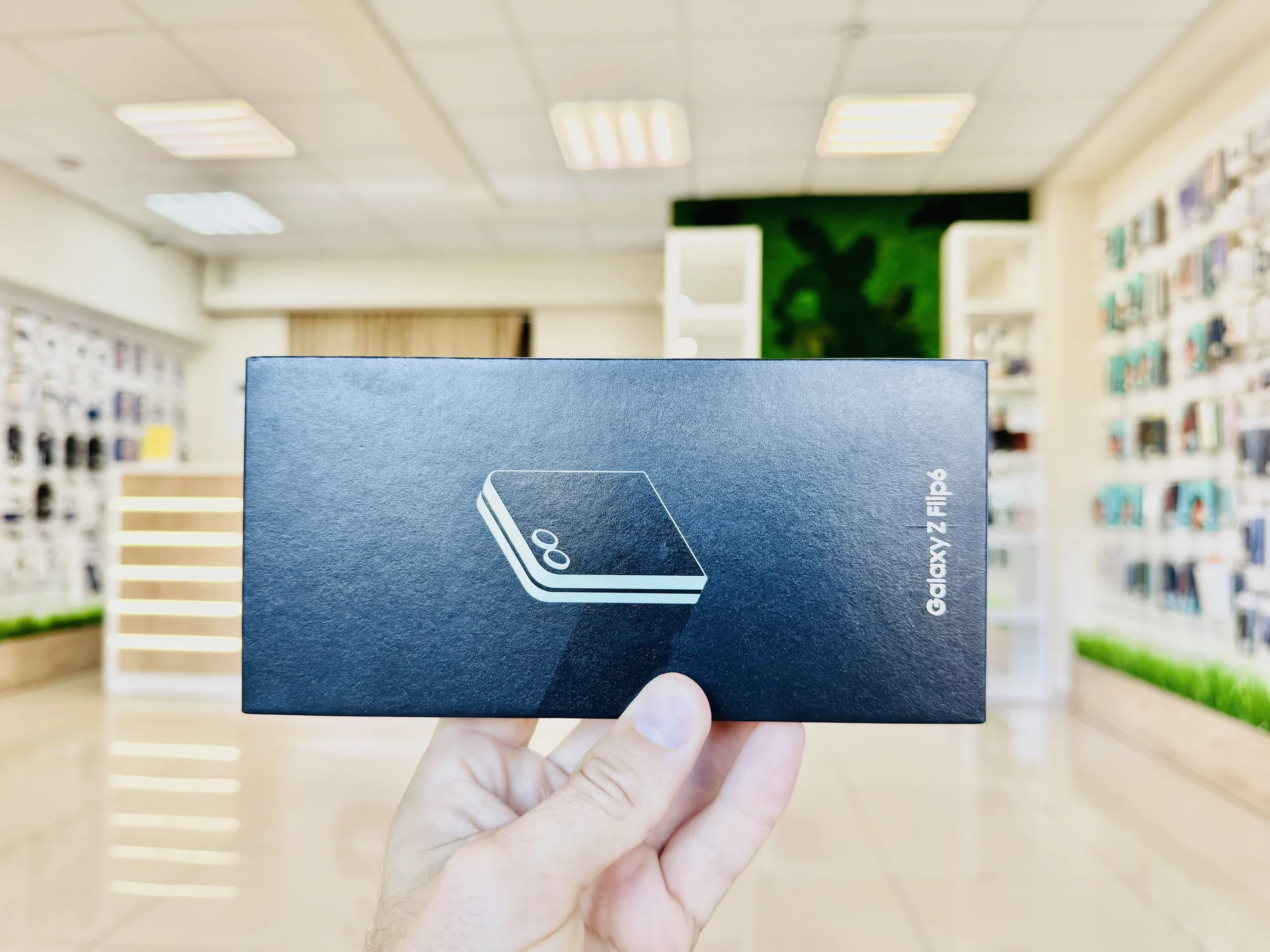 Samsung Galaxy Z Flip 6 12/512GB White - Лидер продаж, Новый, Магазин, Гарантия - миниатюра 5