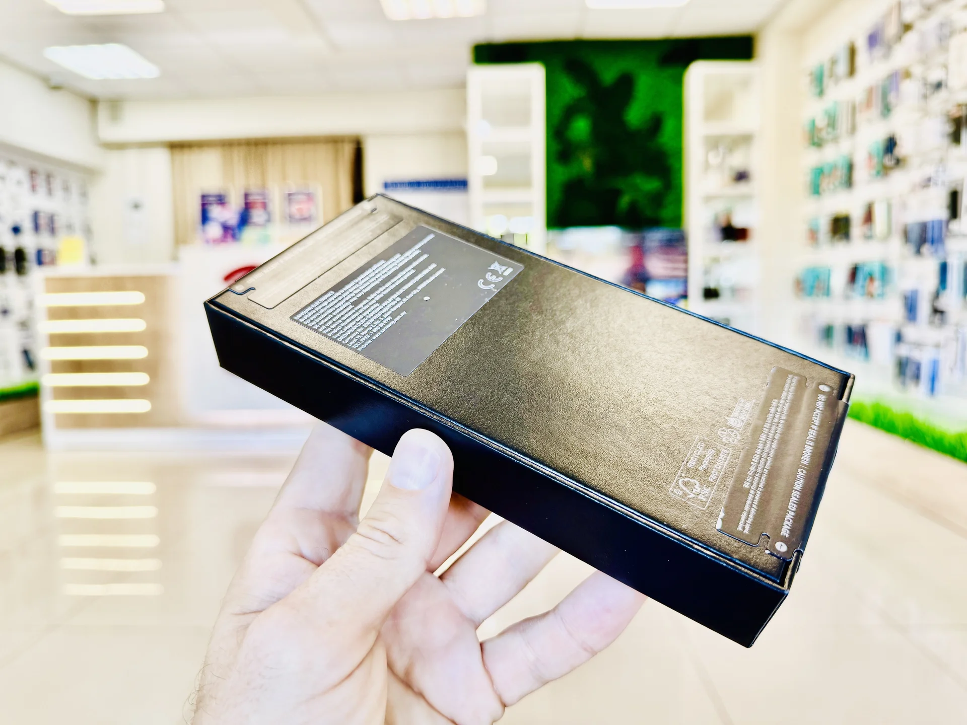 Samsung Galaxy Z Flip 6 12/512GB White - Лидер продаж, Новый, Магазин, Гарантия - миниатюра 7
