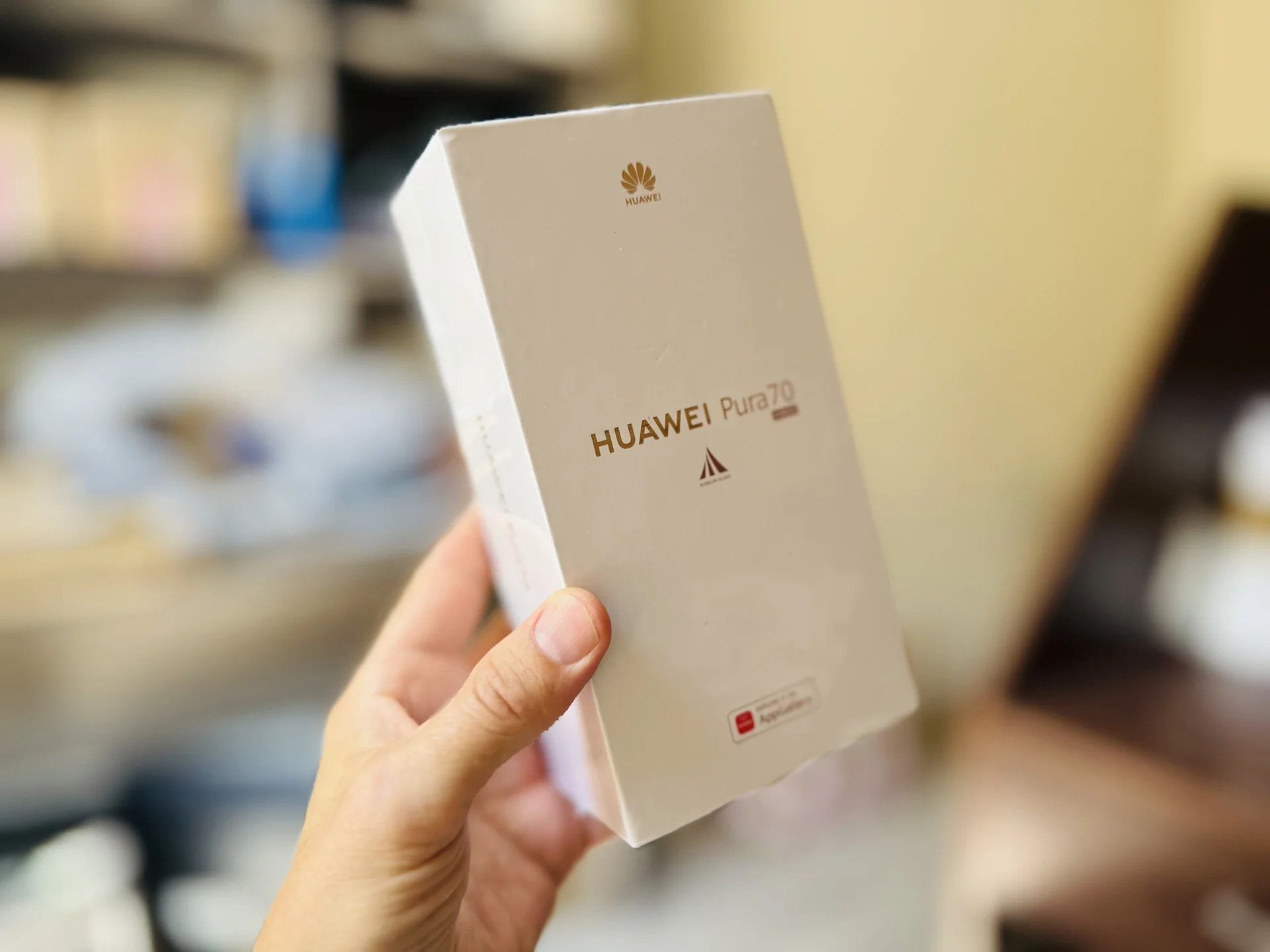 Huawei Pura 70 12/256GB Pink - Новый, Магазин, Гарантия, Элегантный и легкий - миниатюра 7