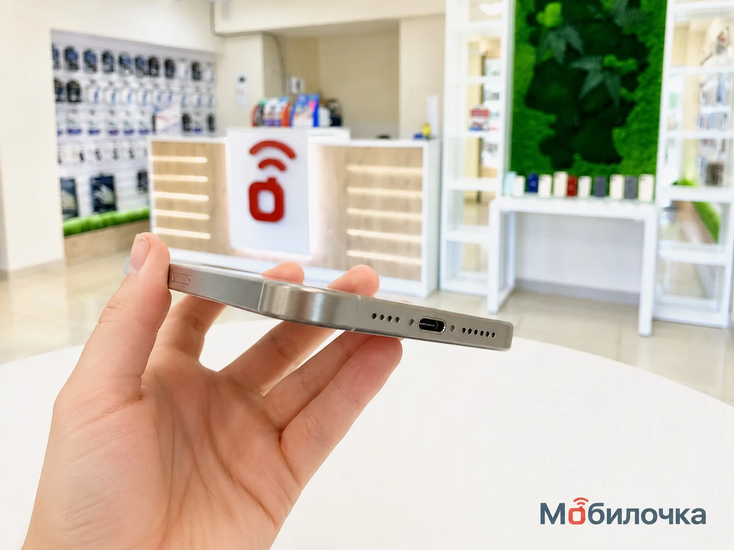 Apple iPhone 15 Pro Max 256GB White Titanium Идеальное Б/У - миниатюра 7