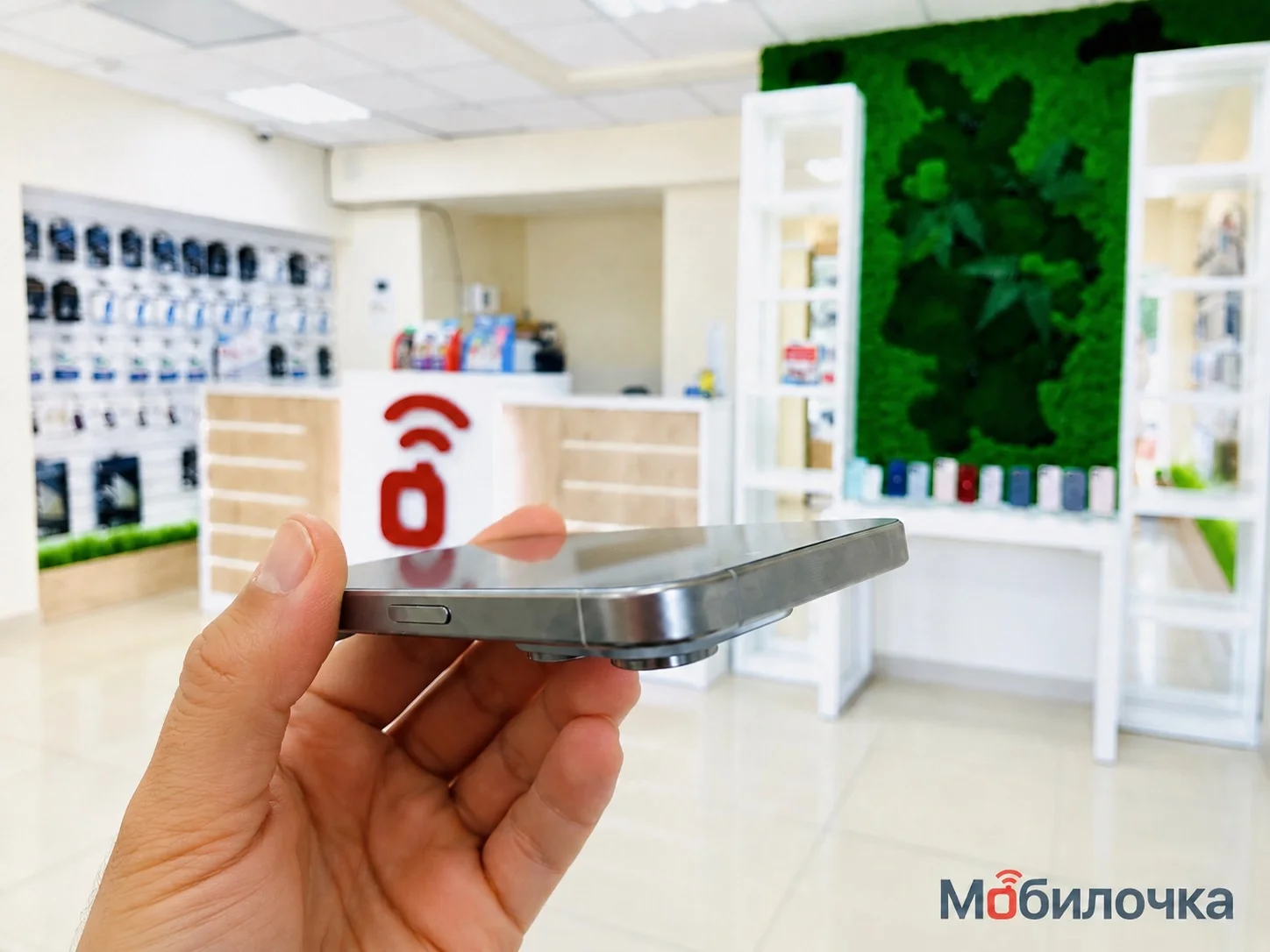 Apple iPhone 15 Pro Max 256GB White Titanium Идеальное Б/У - миниатюра 8