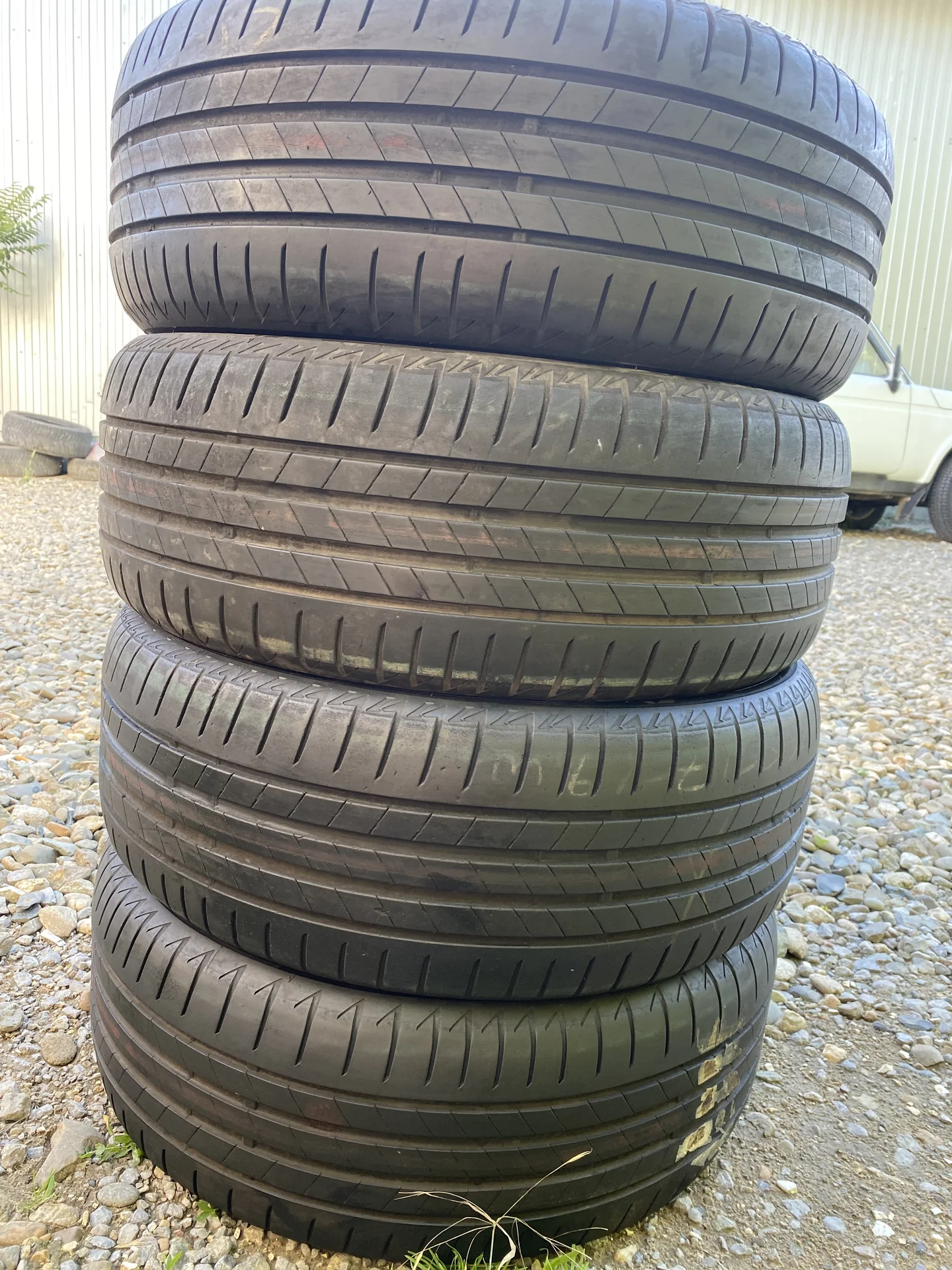 шины BRIDGESTONE 225/55/r17 - изображение 1